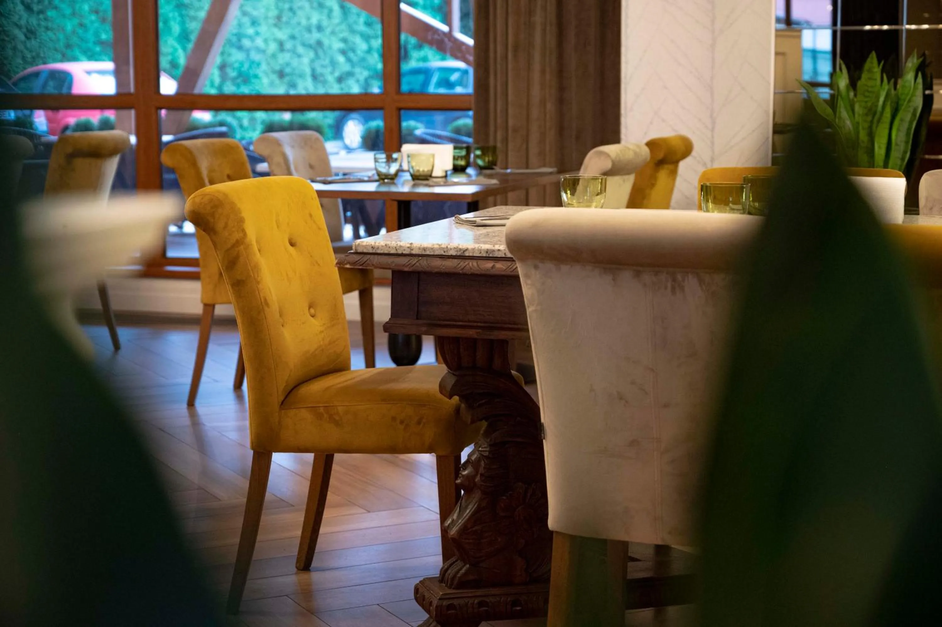 Restaurant/places to eat in Hotel Bohemia