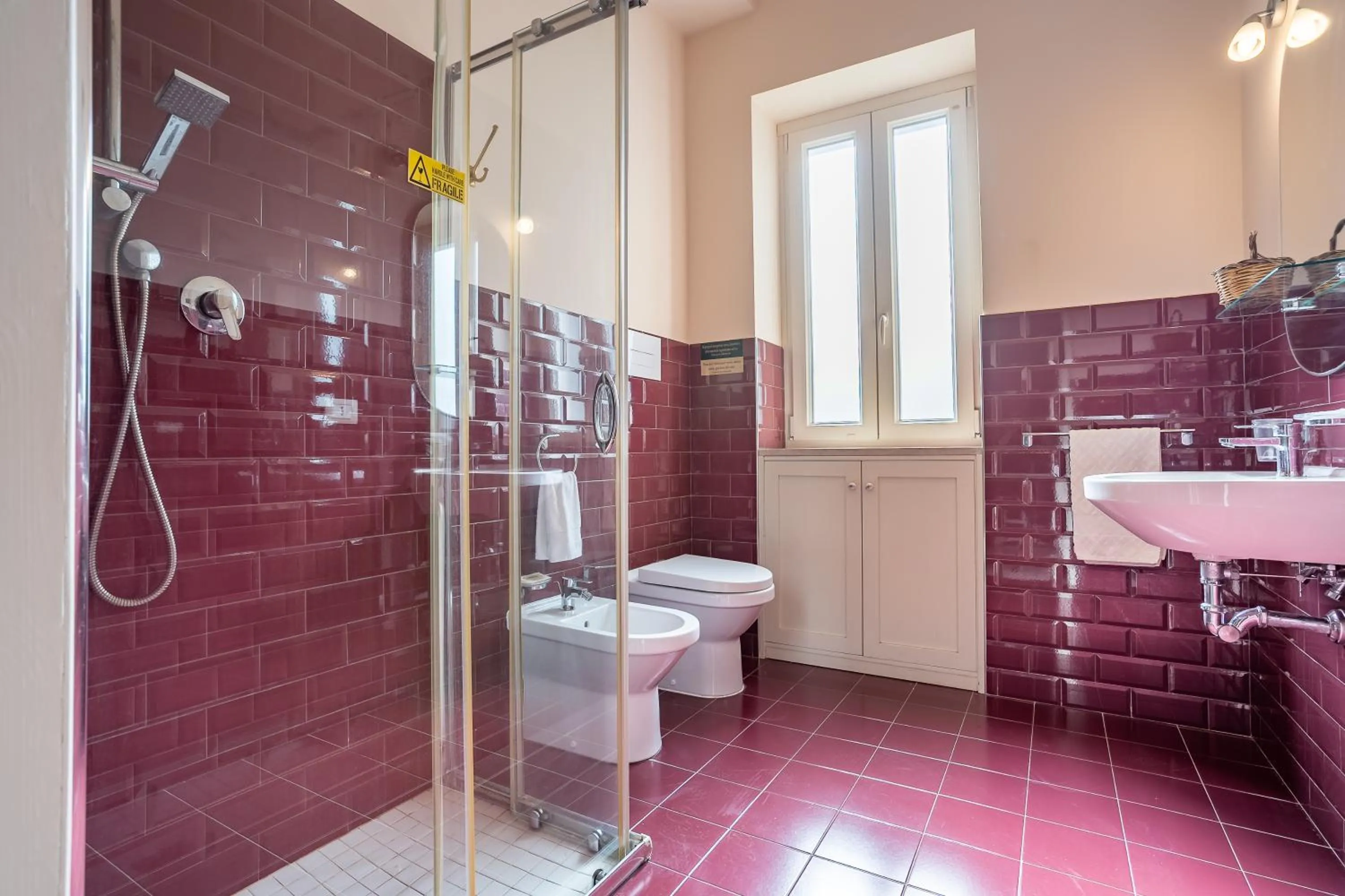 Shower in B&B Cumpari Turiddu