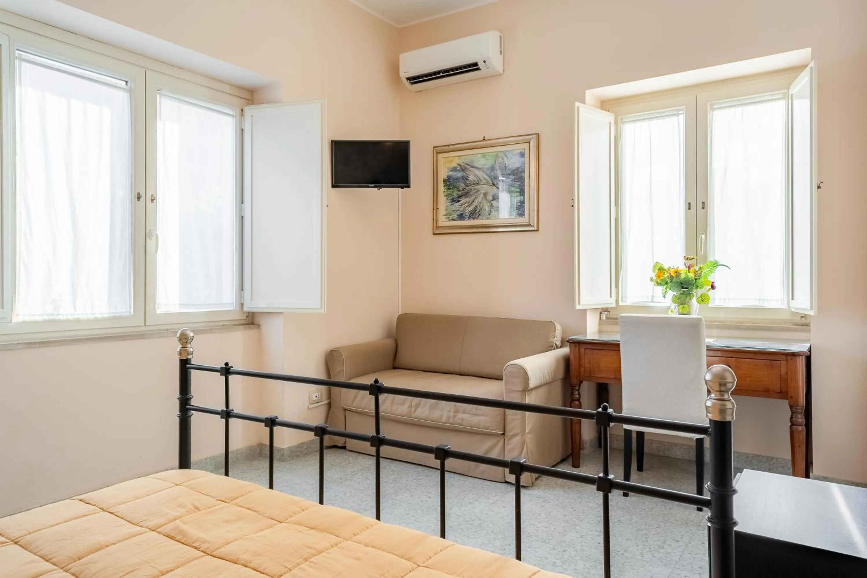 TV and multimedia, Bed in B&B Cumpari Turiddu