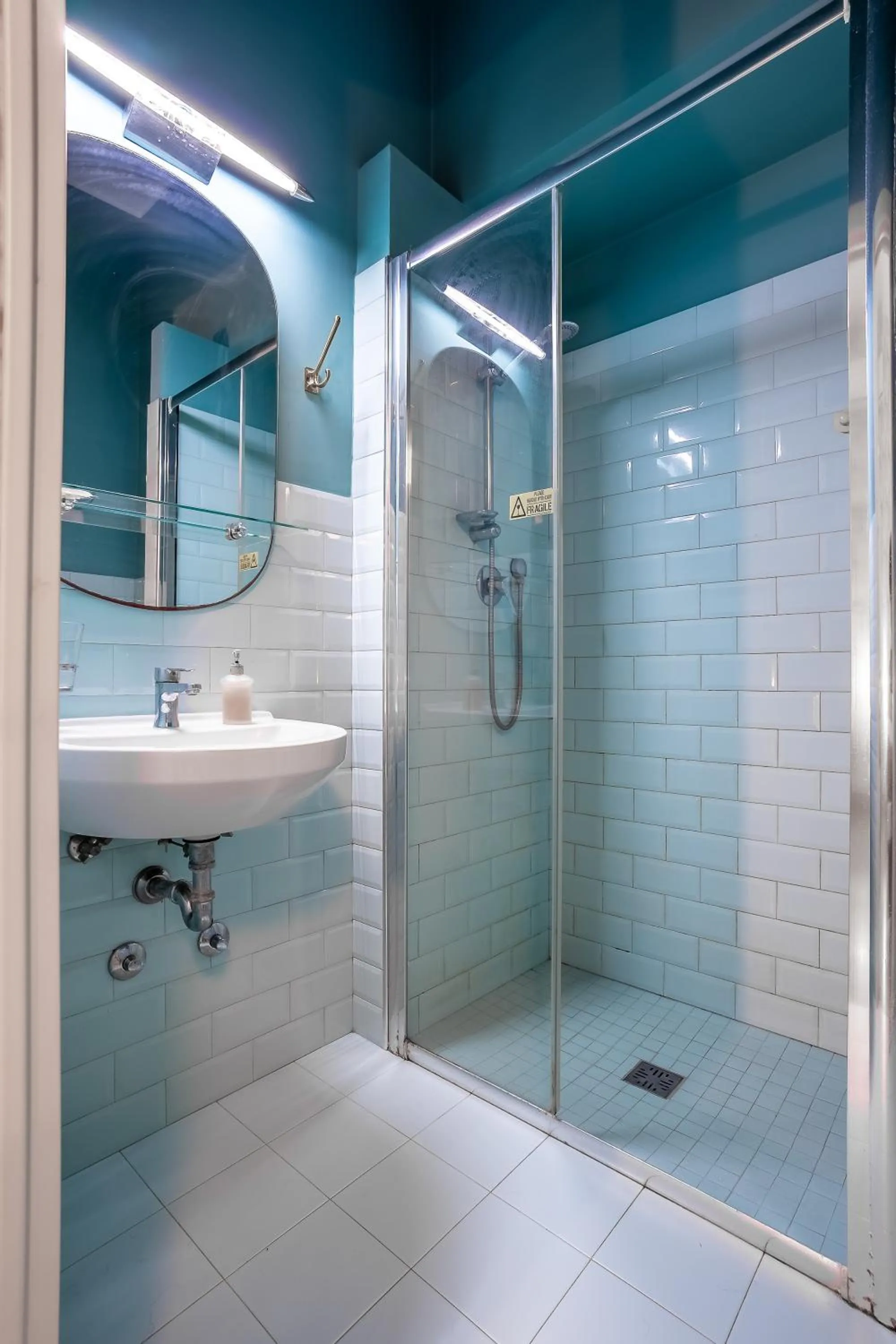 Shower in B&B Cumpari Turiddu