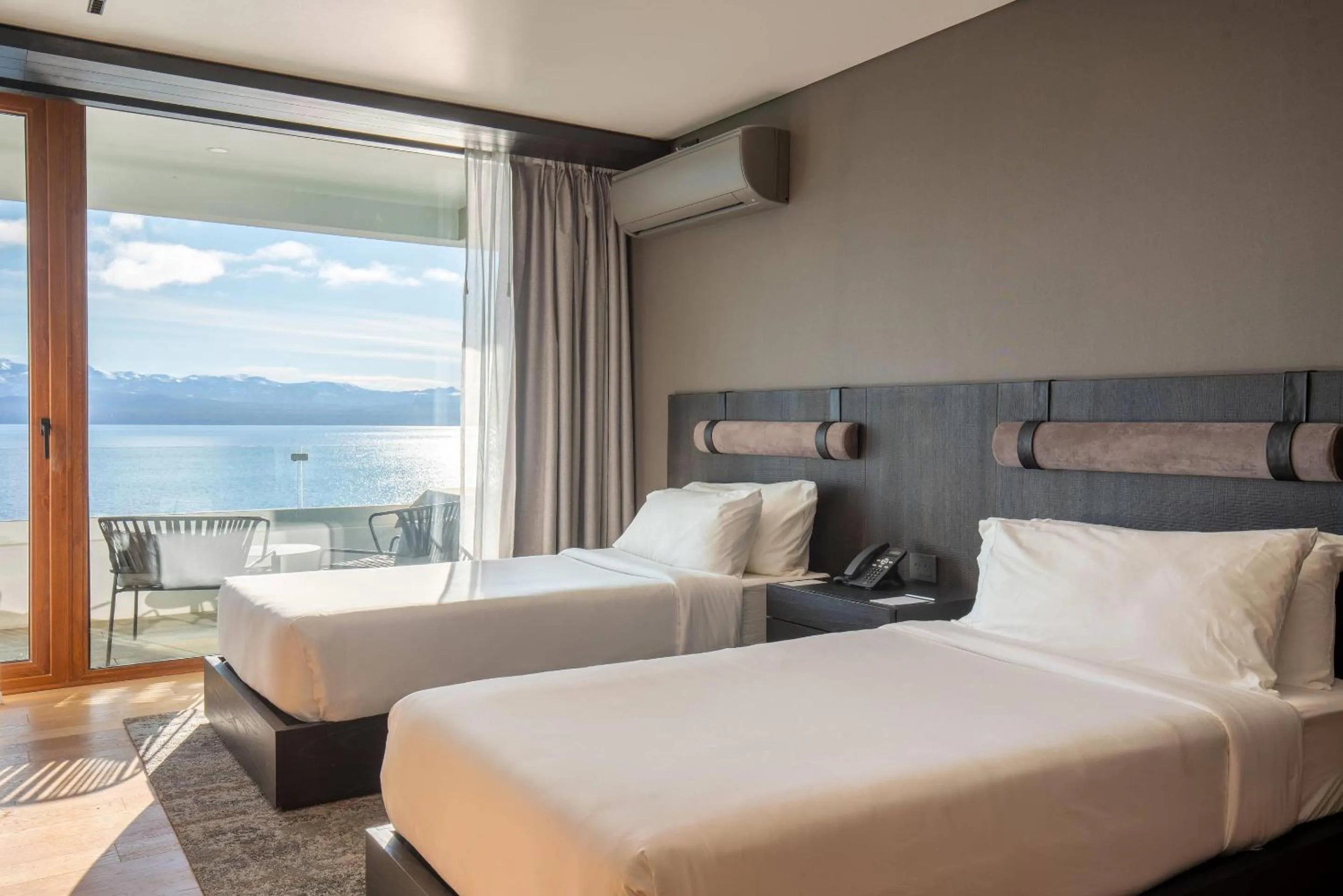 Bedroom, Bed in Radisson Blu Bariloche