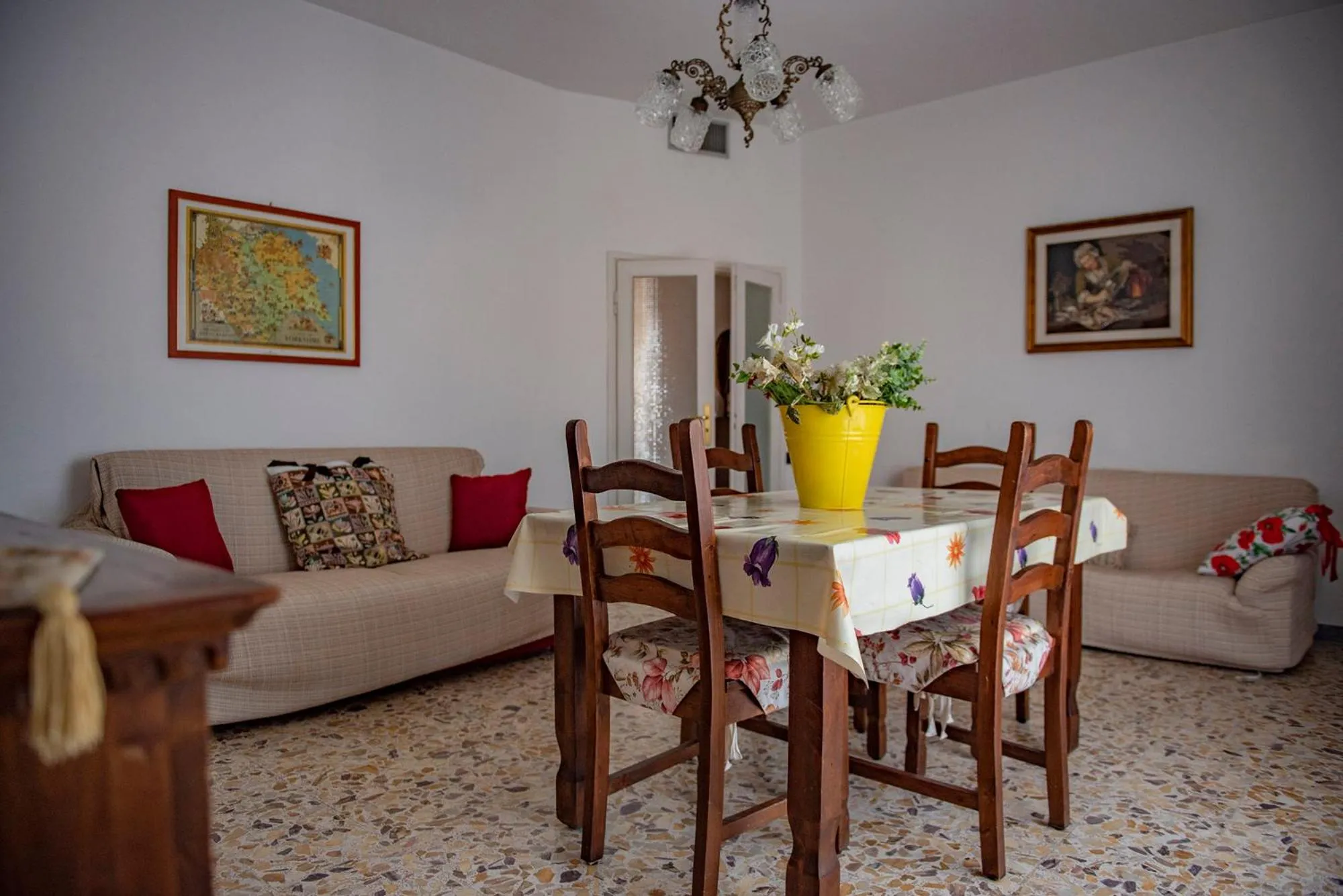 Seating area in Cav Costa degli Etruschi