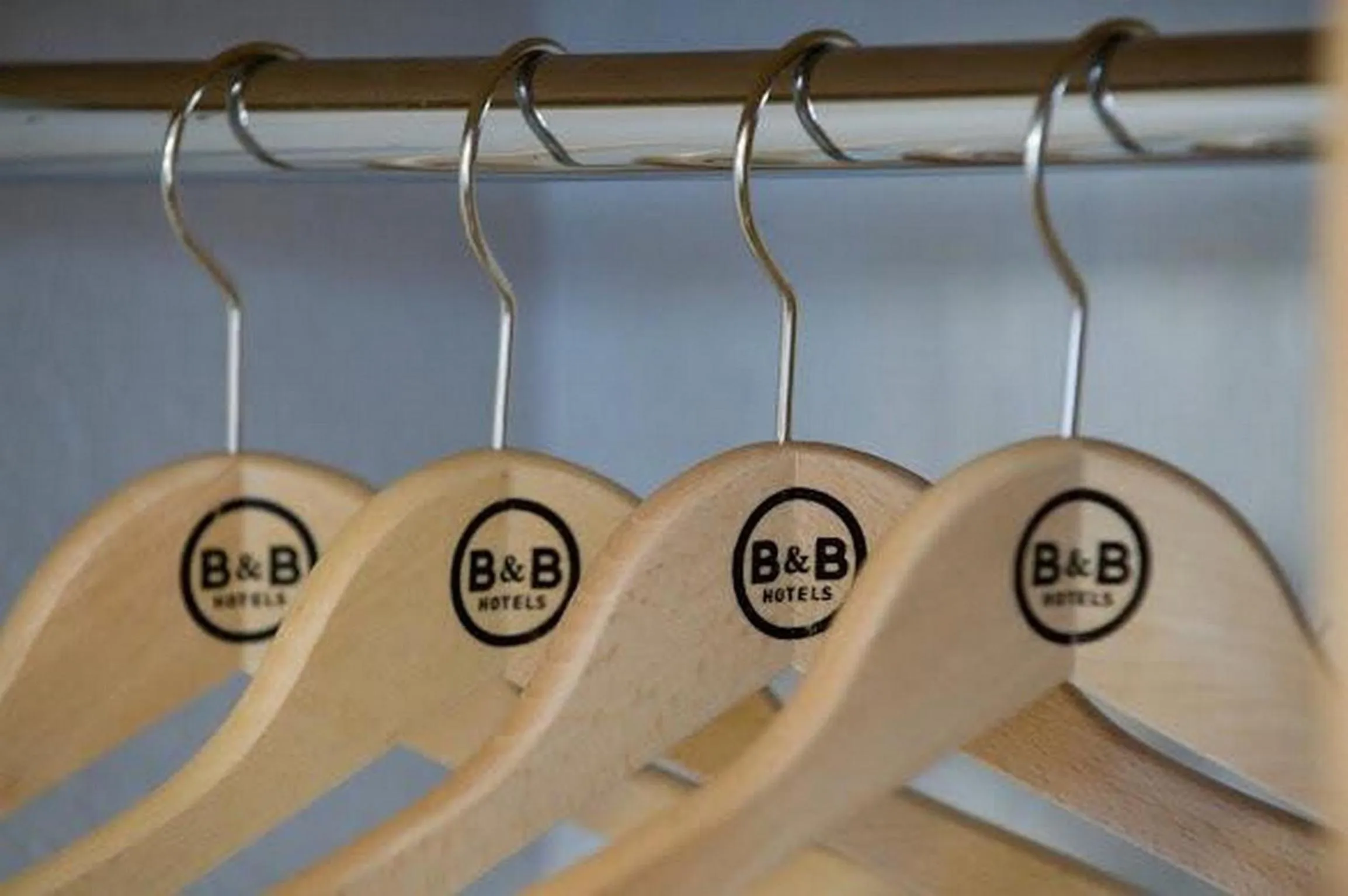 Decorative detail in B&B HOTEL Vannes Ouest Golfe du Morbihan