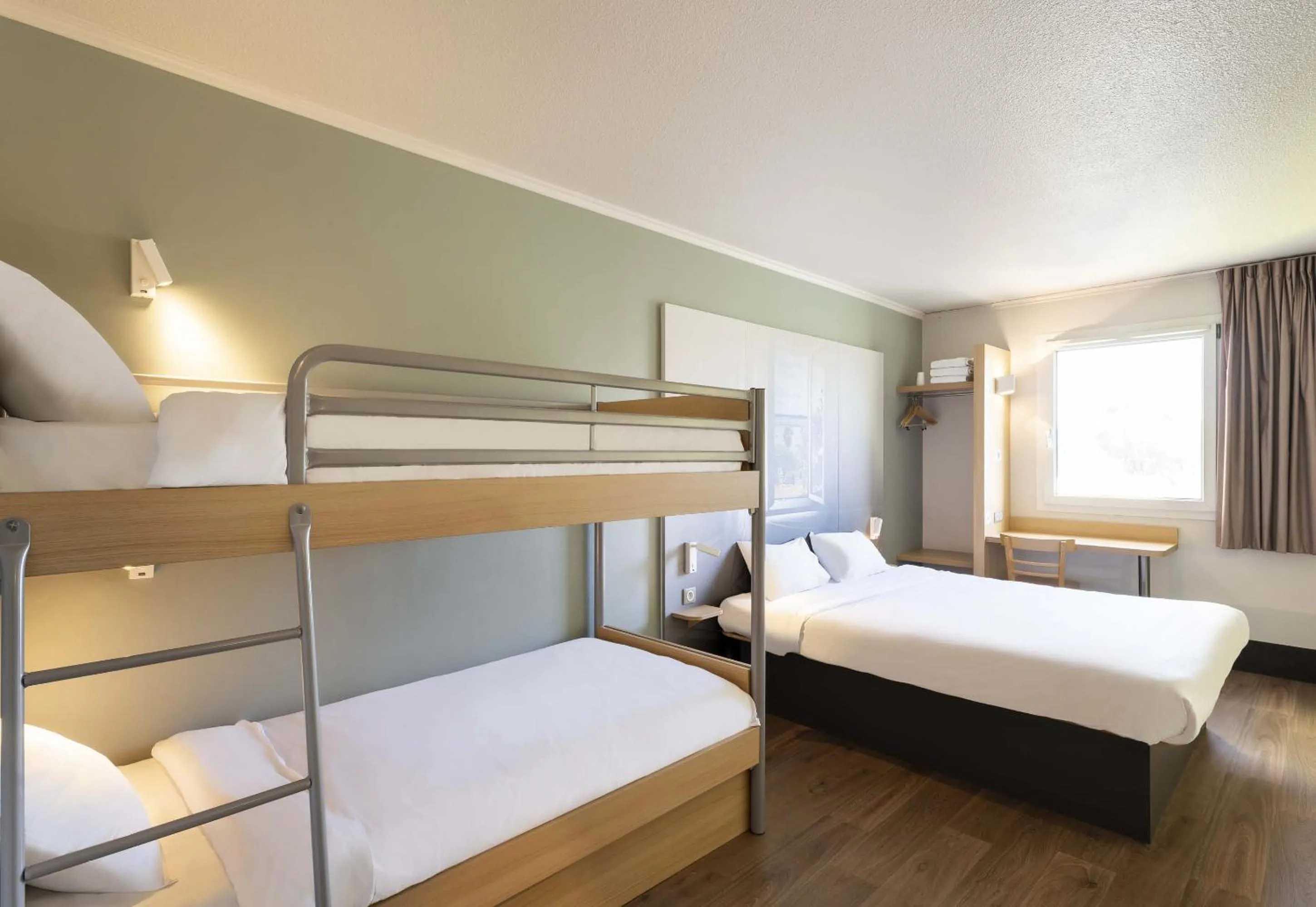 Bedroom, Bed in B&B HOTEL Vannes Ouest Golfe du Morbihan