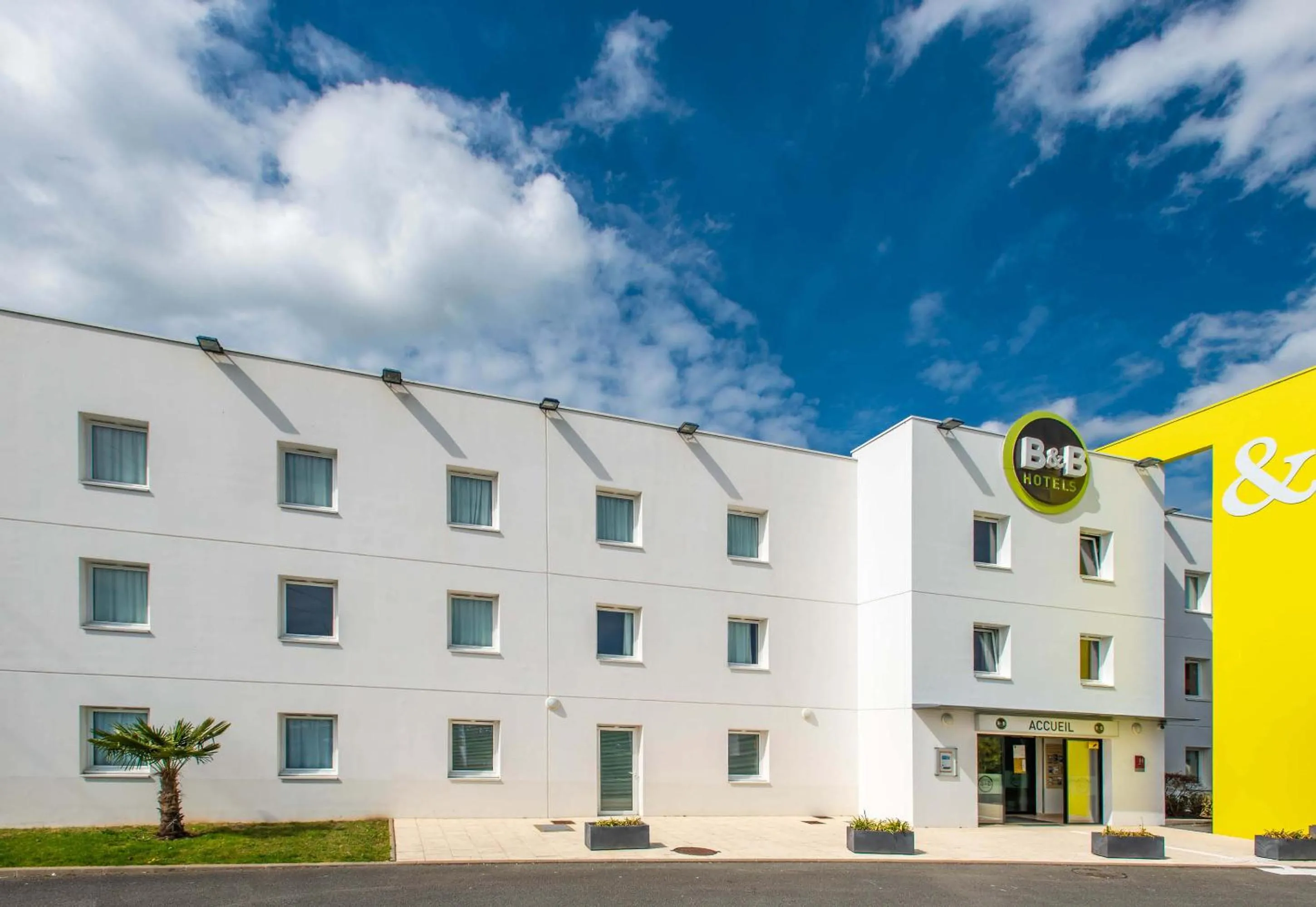Property building in B&B HOTEL Vannes Ouest Golfe du Morbihan