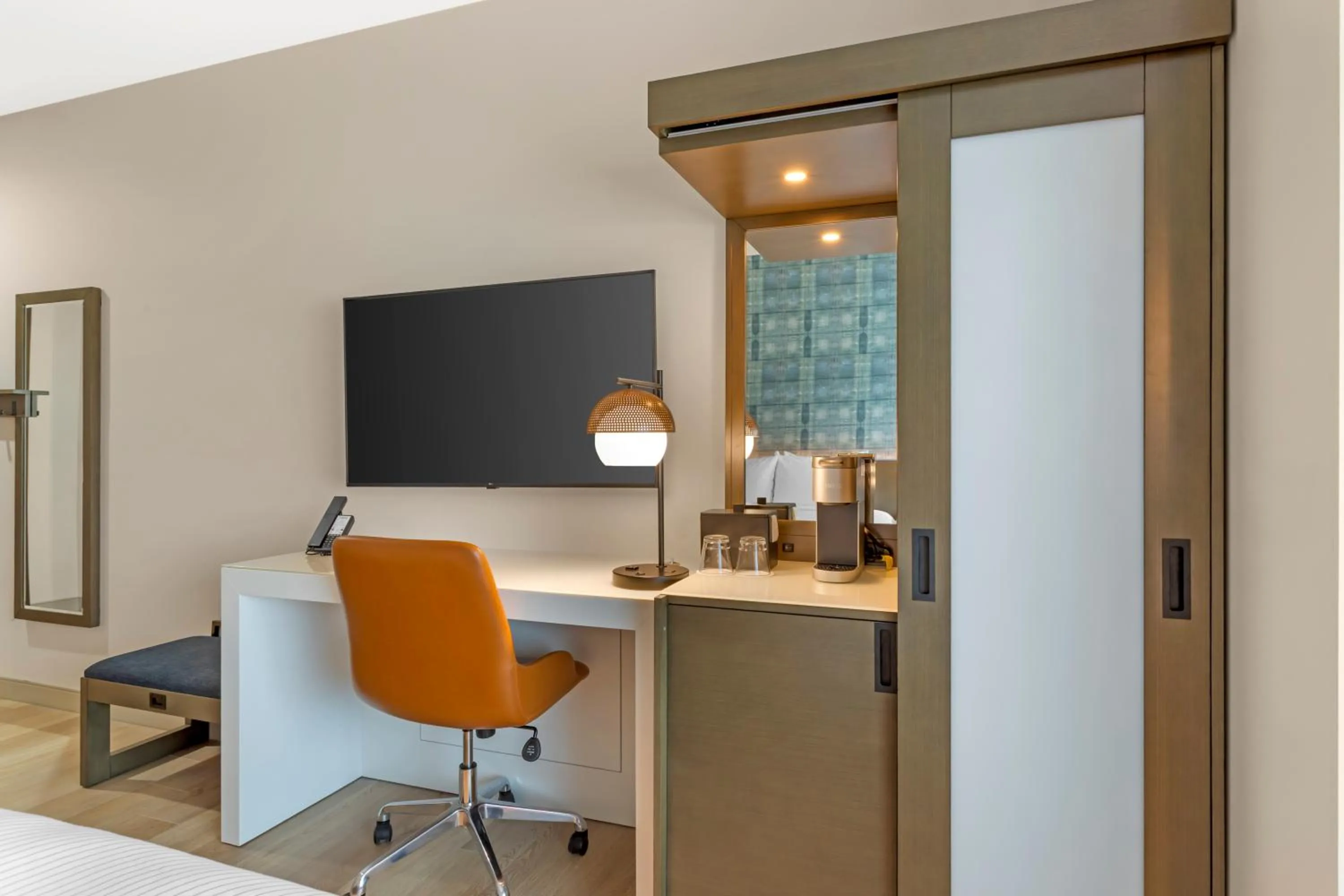 TV and multimedia in Cambria Hotel Fort Worth - Medical Center