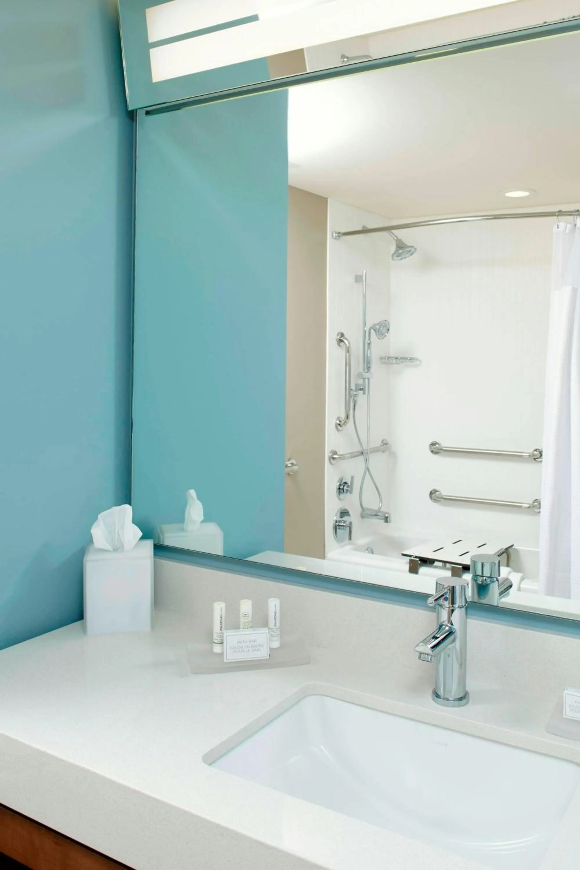 Bathroom in Courtyard by Marriott Orlando Lake Nona