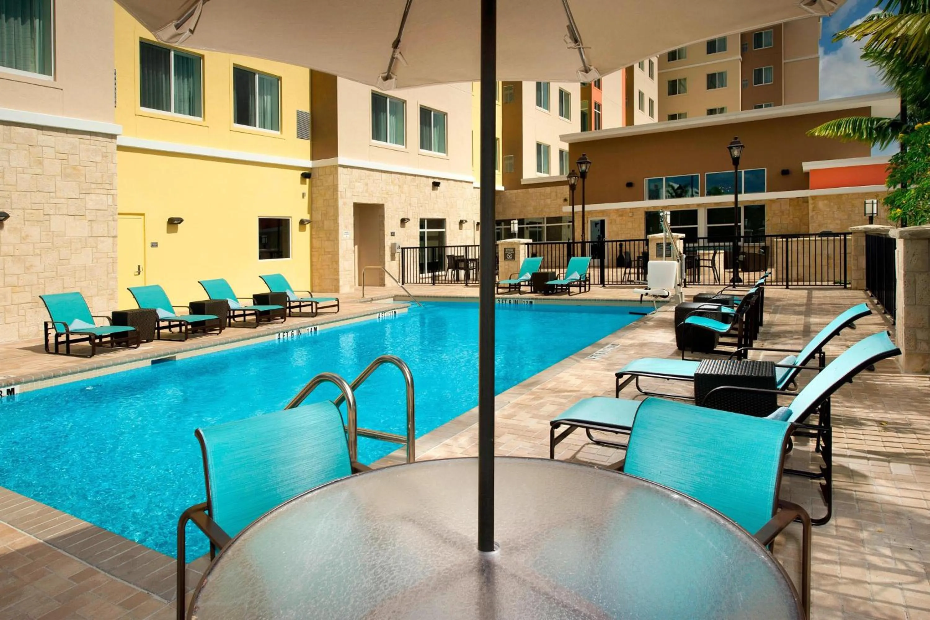 Swimming pool in Residence Inn by Marriott Miami Airport West/Doral
