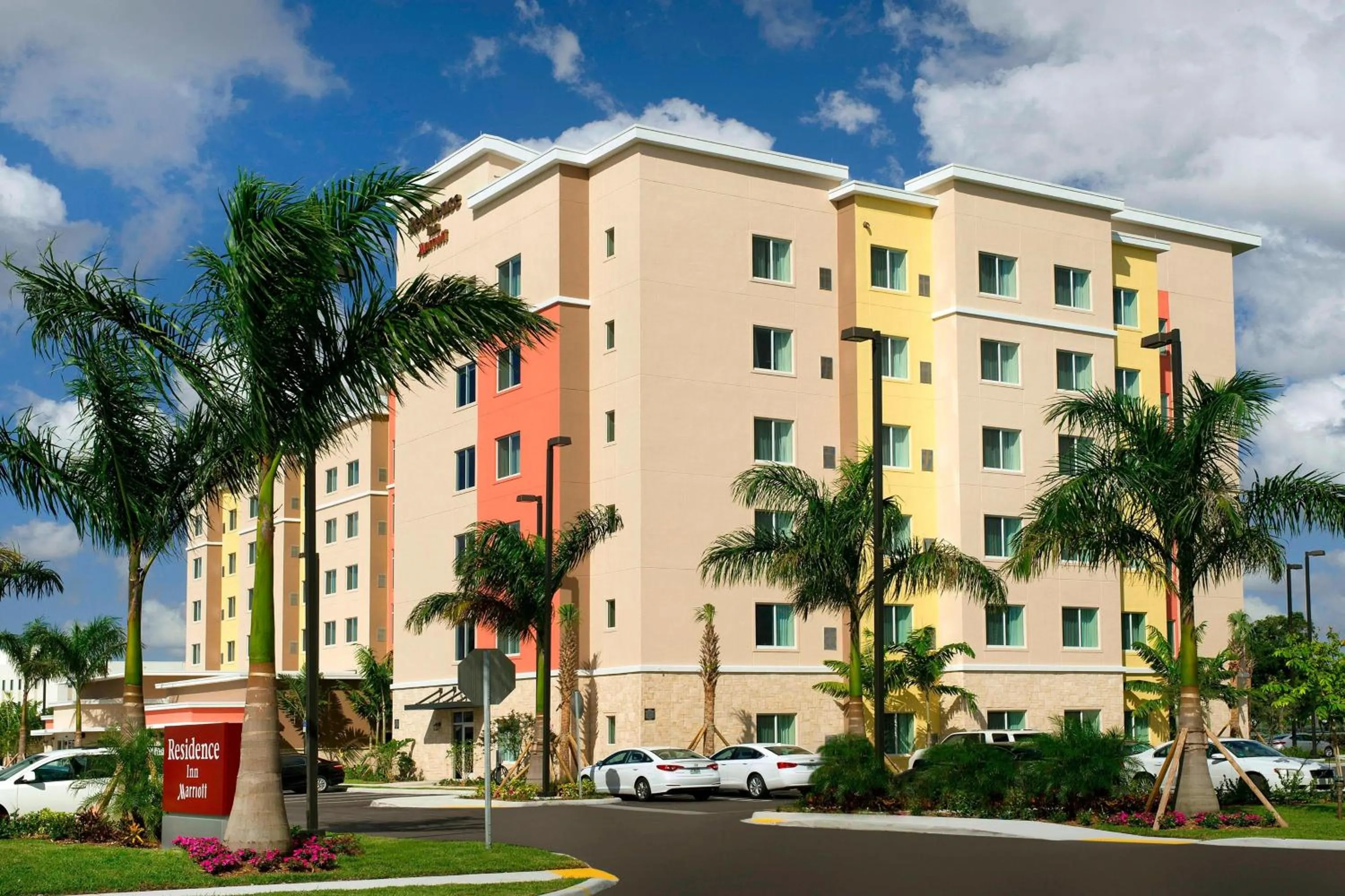 Property building in Residence Inn by Marriott Miami Airport West/Doral