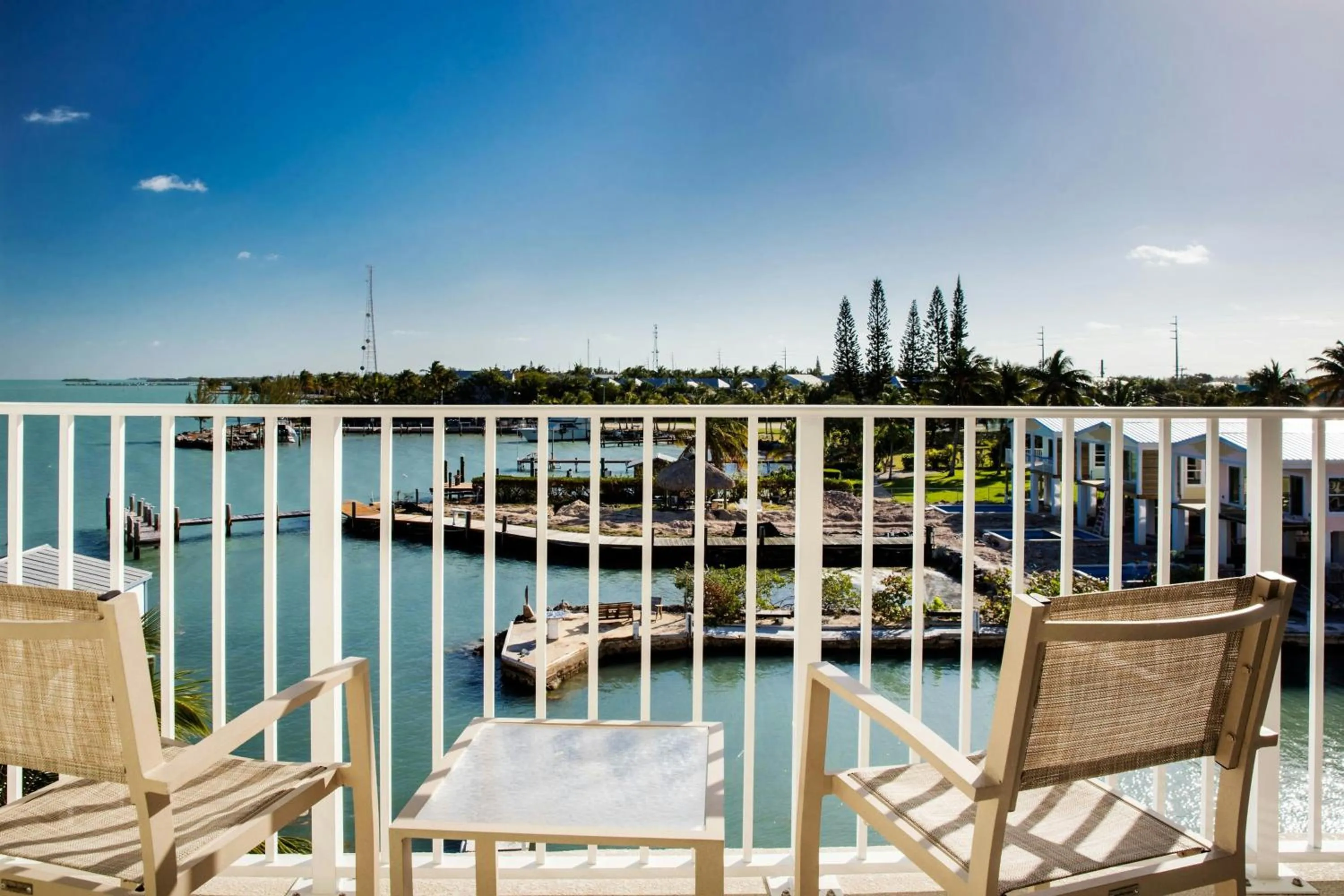 Bedroom in Courtyard by Marriott Faro Blanco Resort
