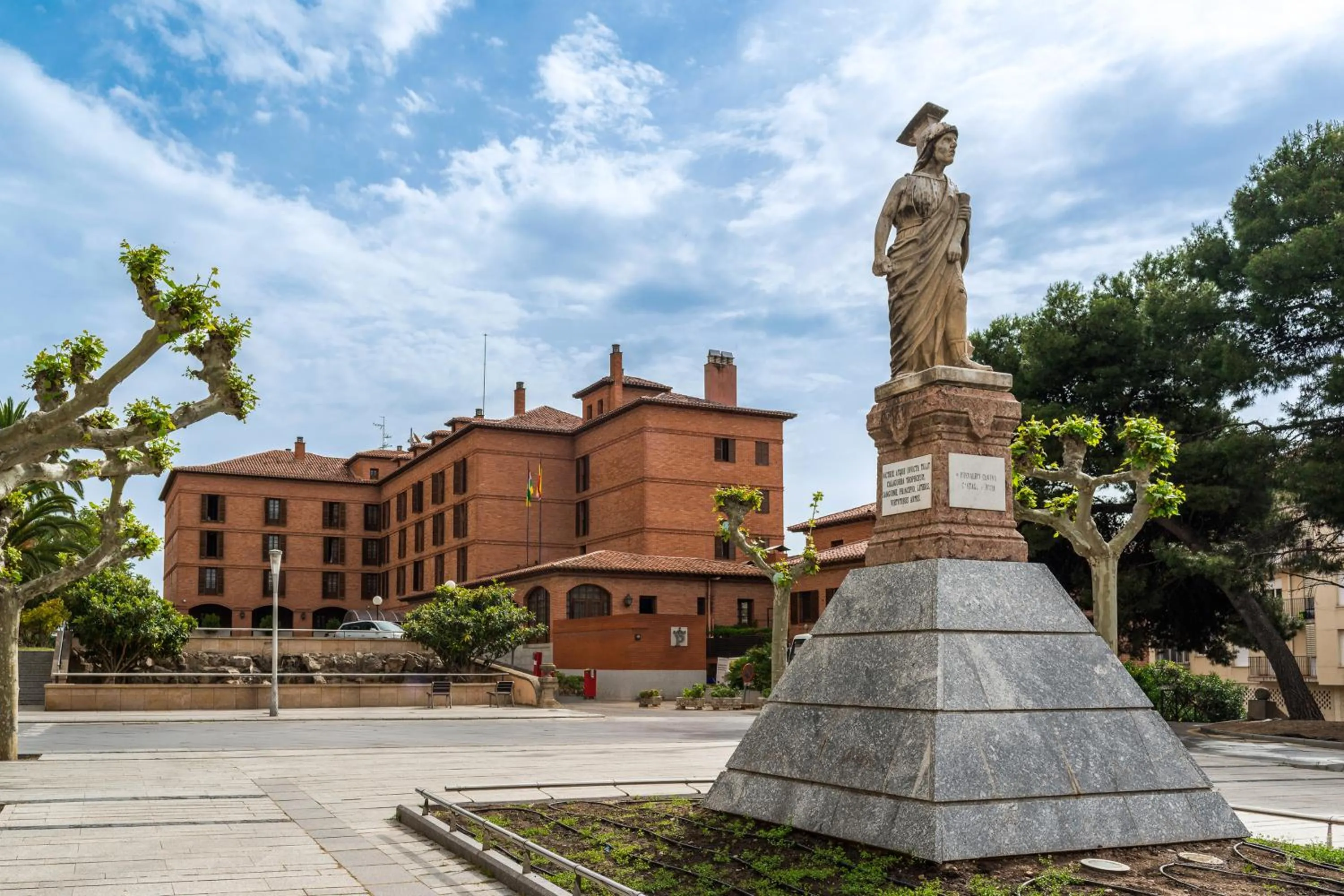 Property building in Parador de Calahorra