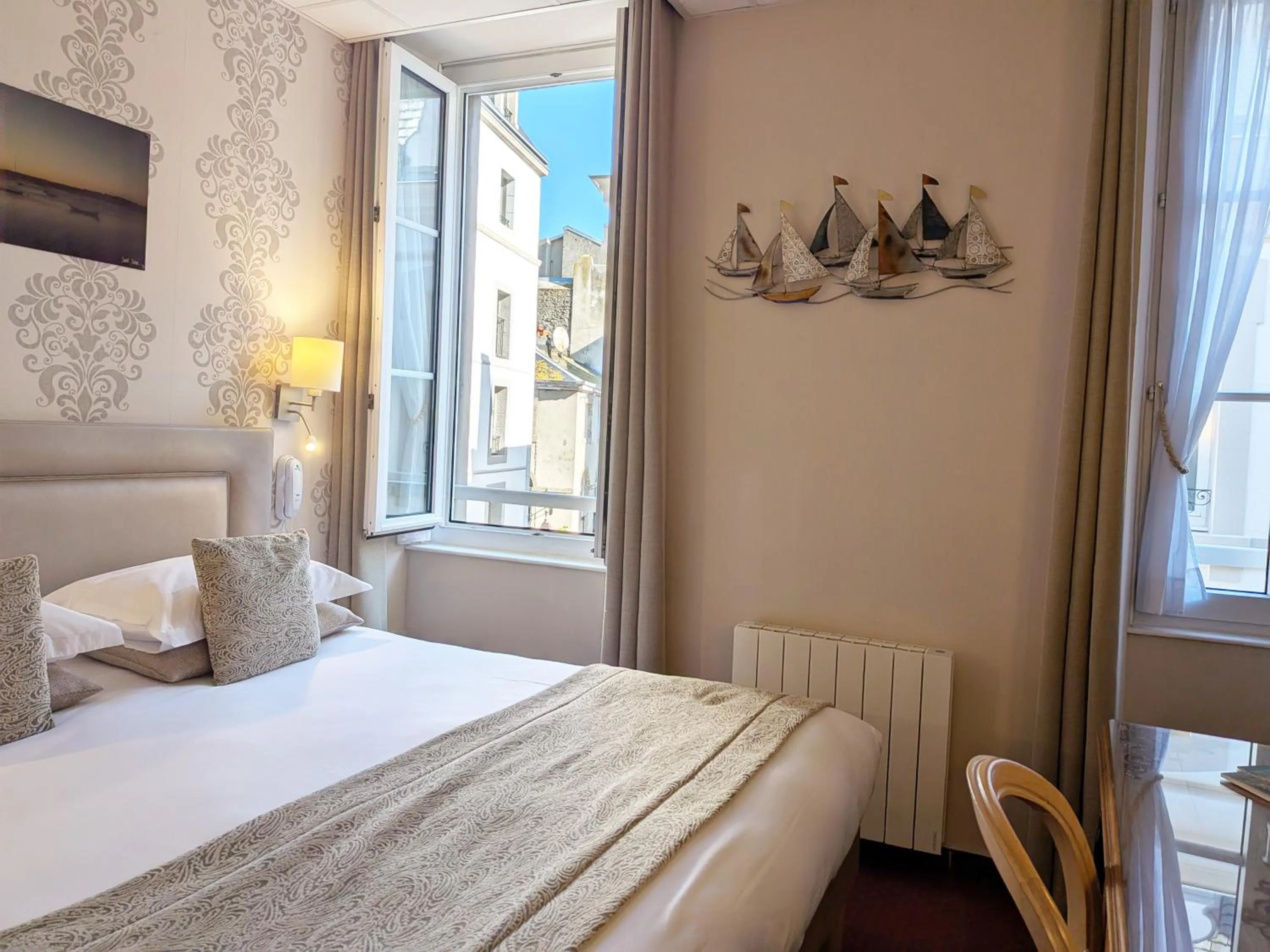 Bed in Hotel des Abers