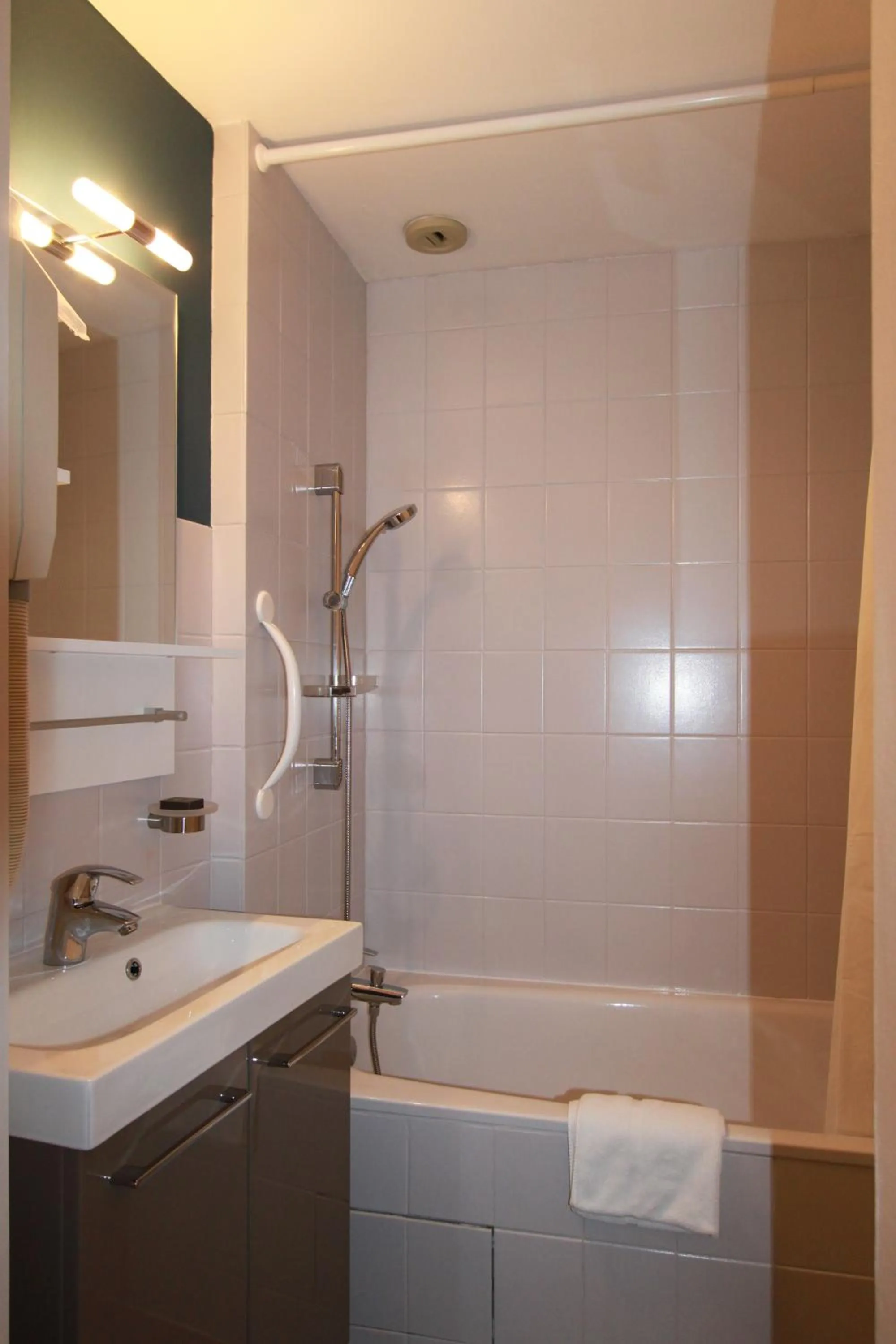 Bathroom in Hotel des Abers