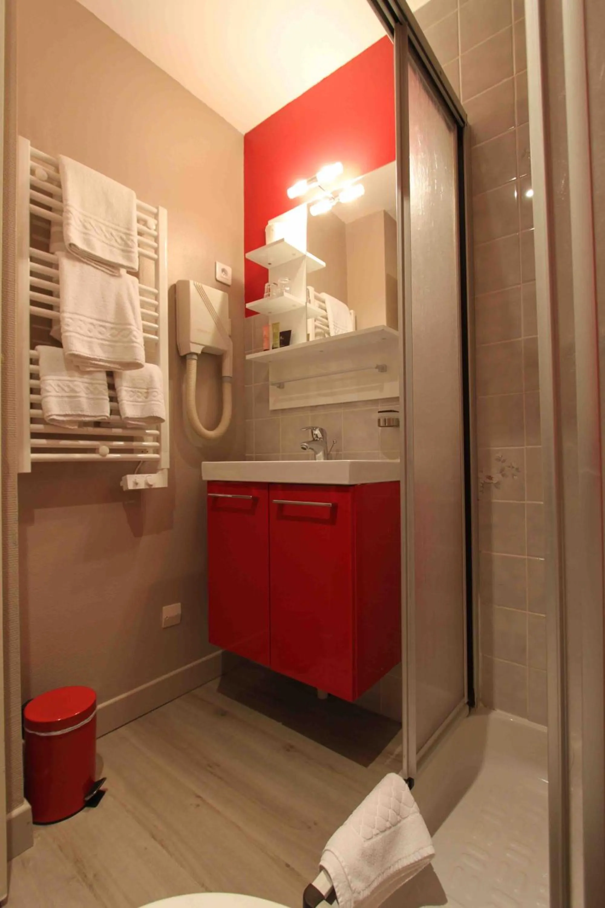 Bathroom in Hotel des Abers