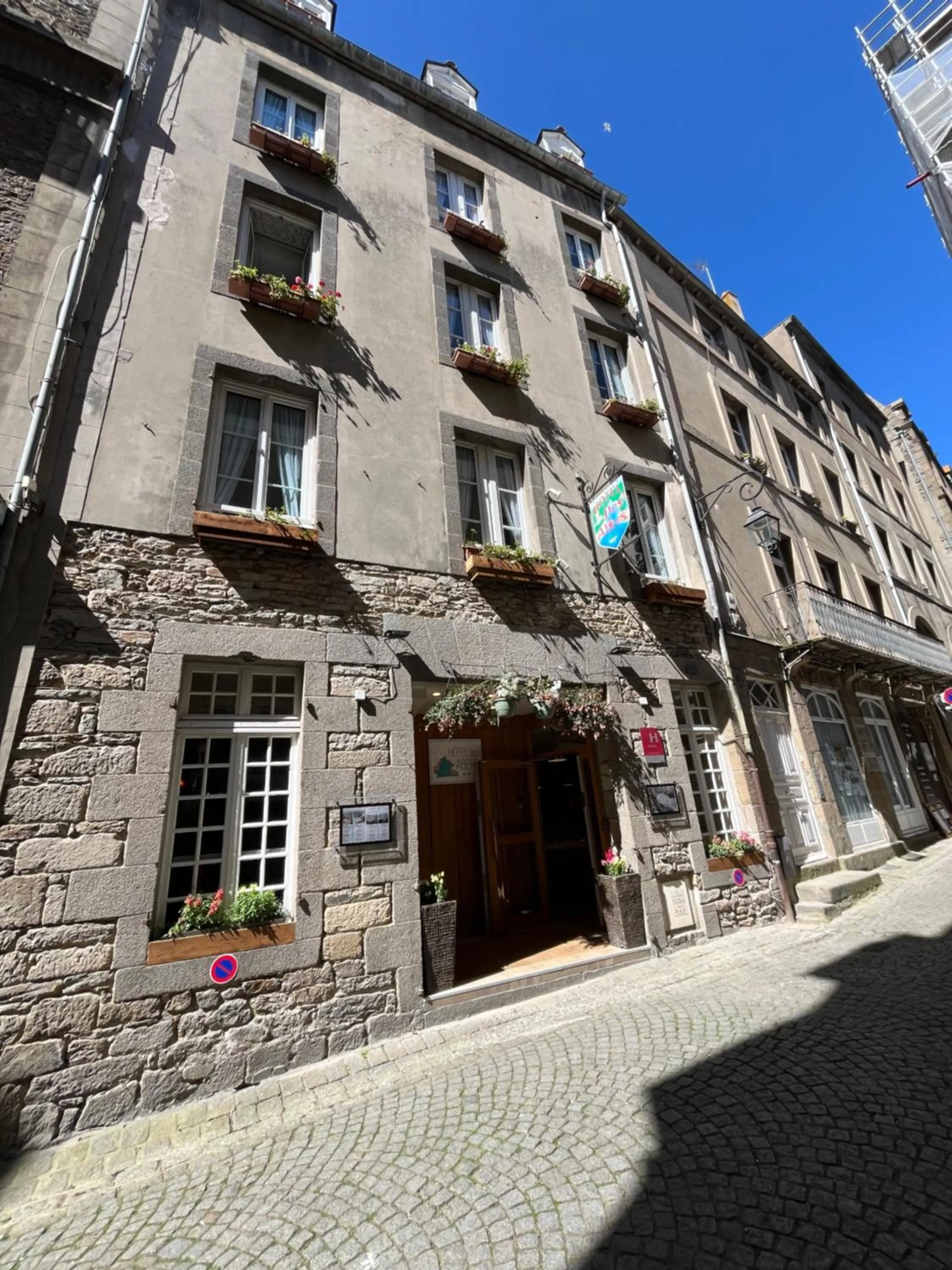 Property building in Hotel des Abers