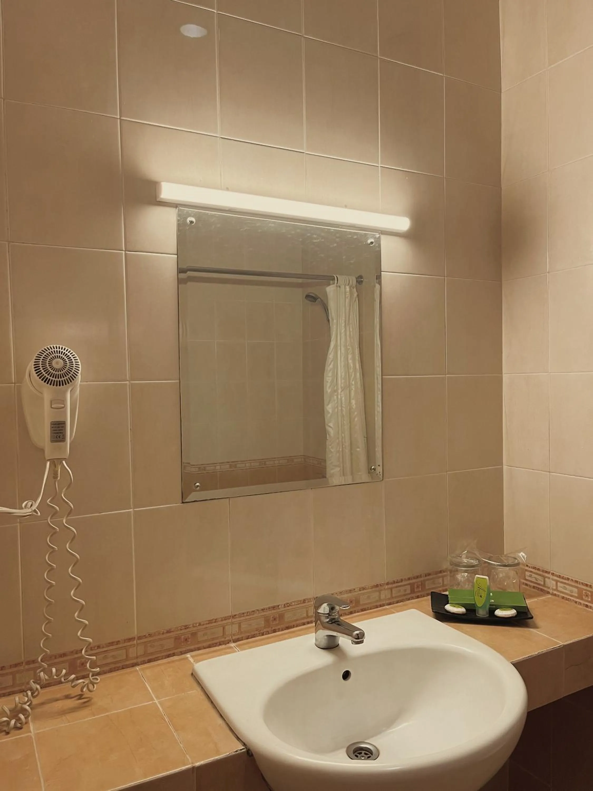 Bathroom in Ahadiat Hotel & Bungalow