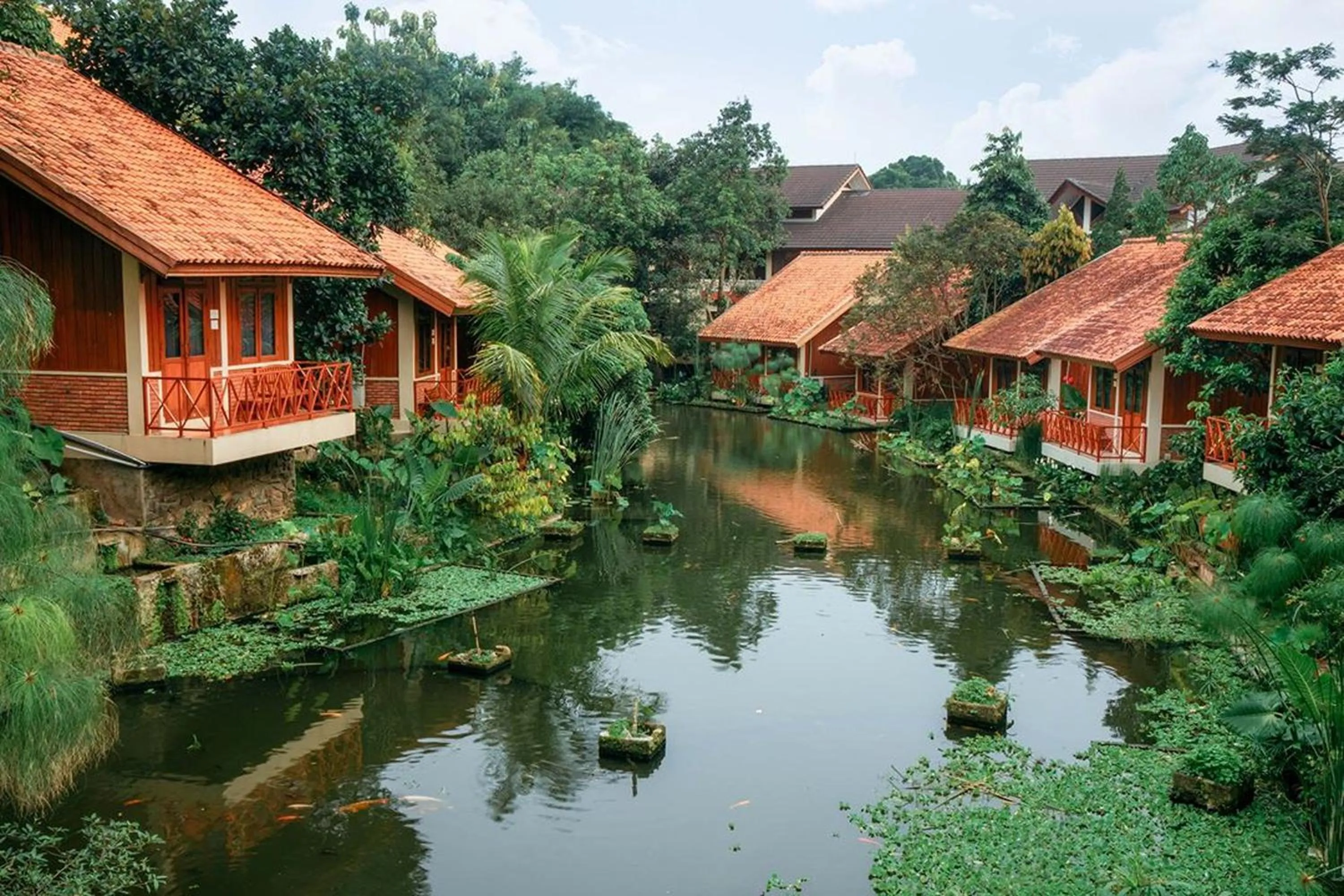 Property building in Ahadiat Hotel & Bungalow