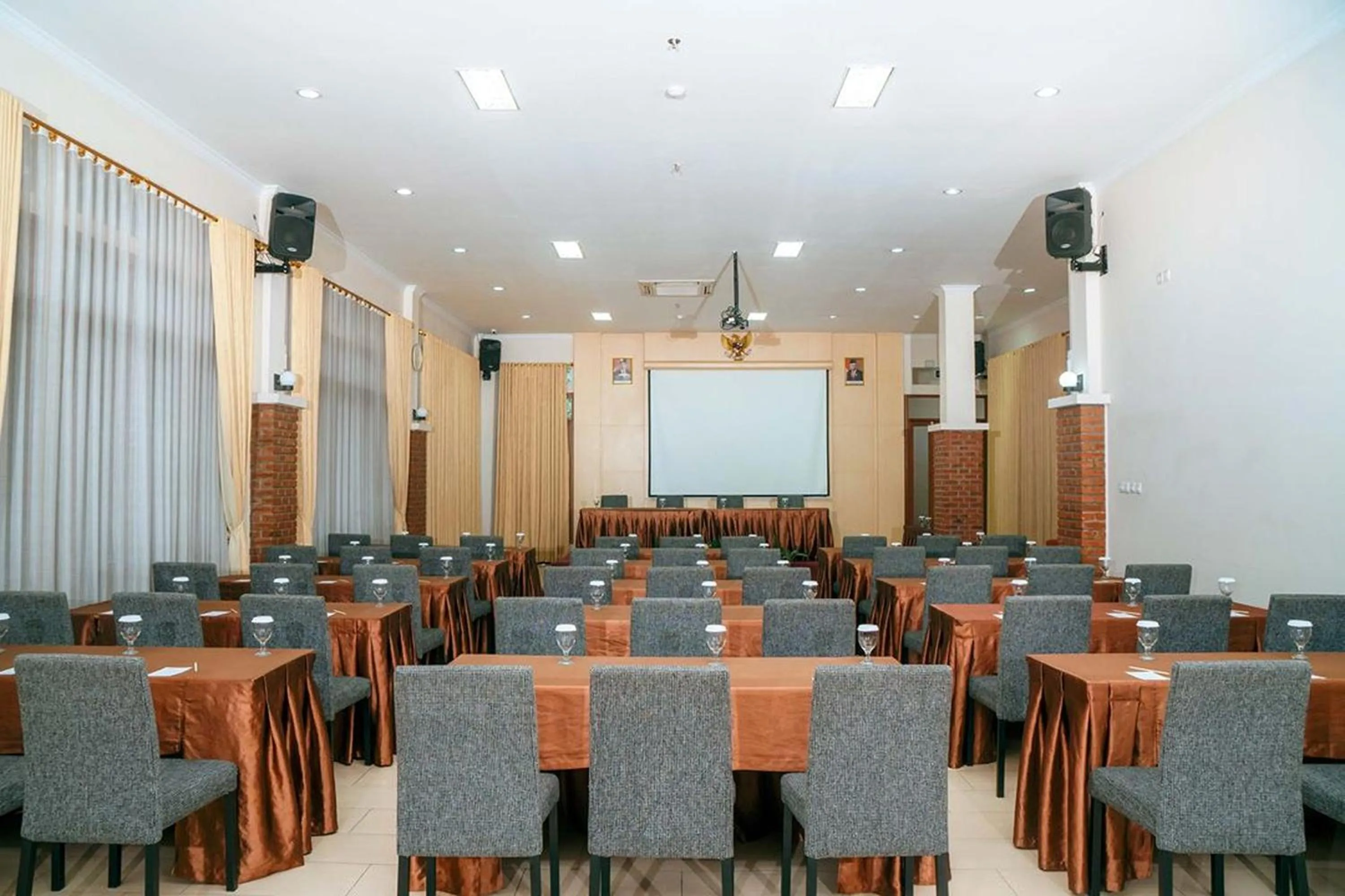 Seating area in Ahadiat Hotel & Bungalow