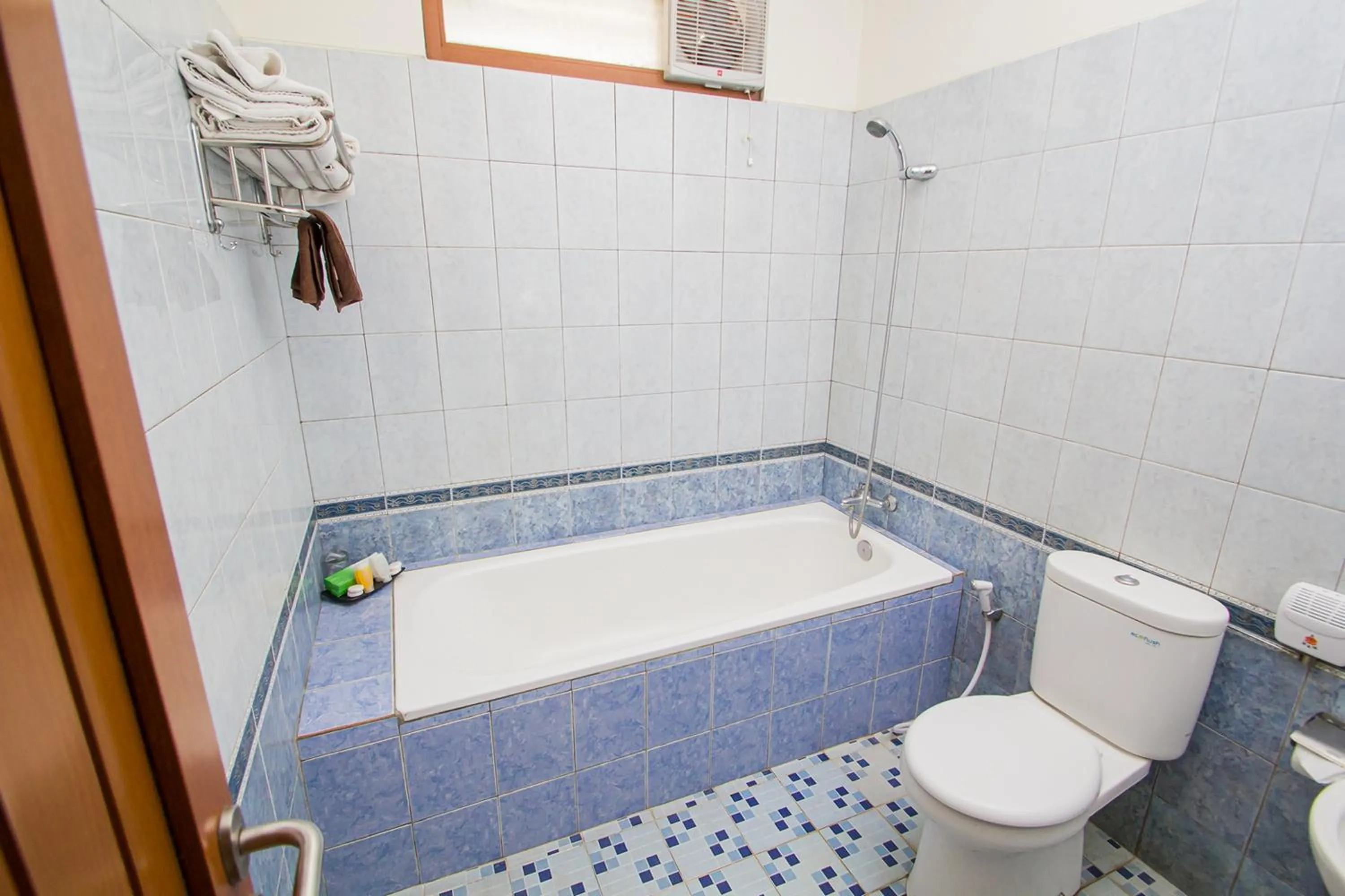 Bathroom in Ahadiat Hotel & Bungalow