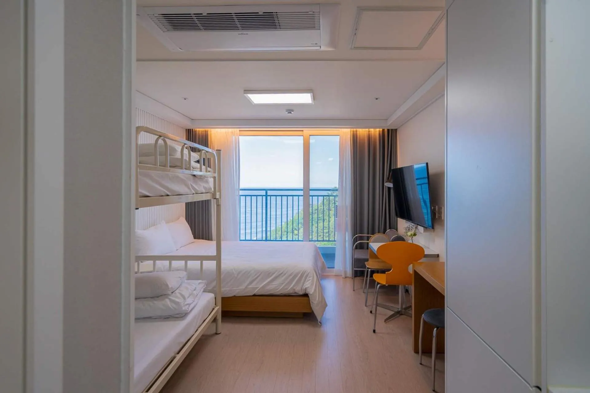 Bed in The Ocean by Owners hotel Yangyang