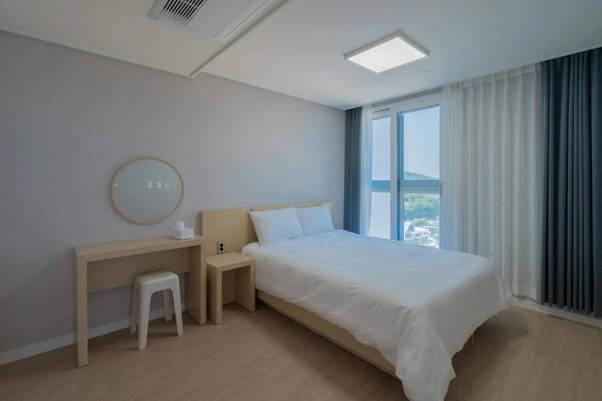 Bed in The Ocean by Owners hotel Yangyang