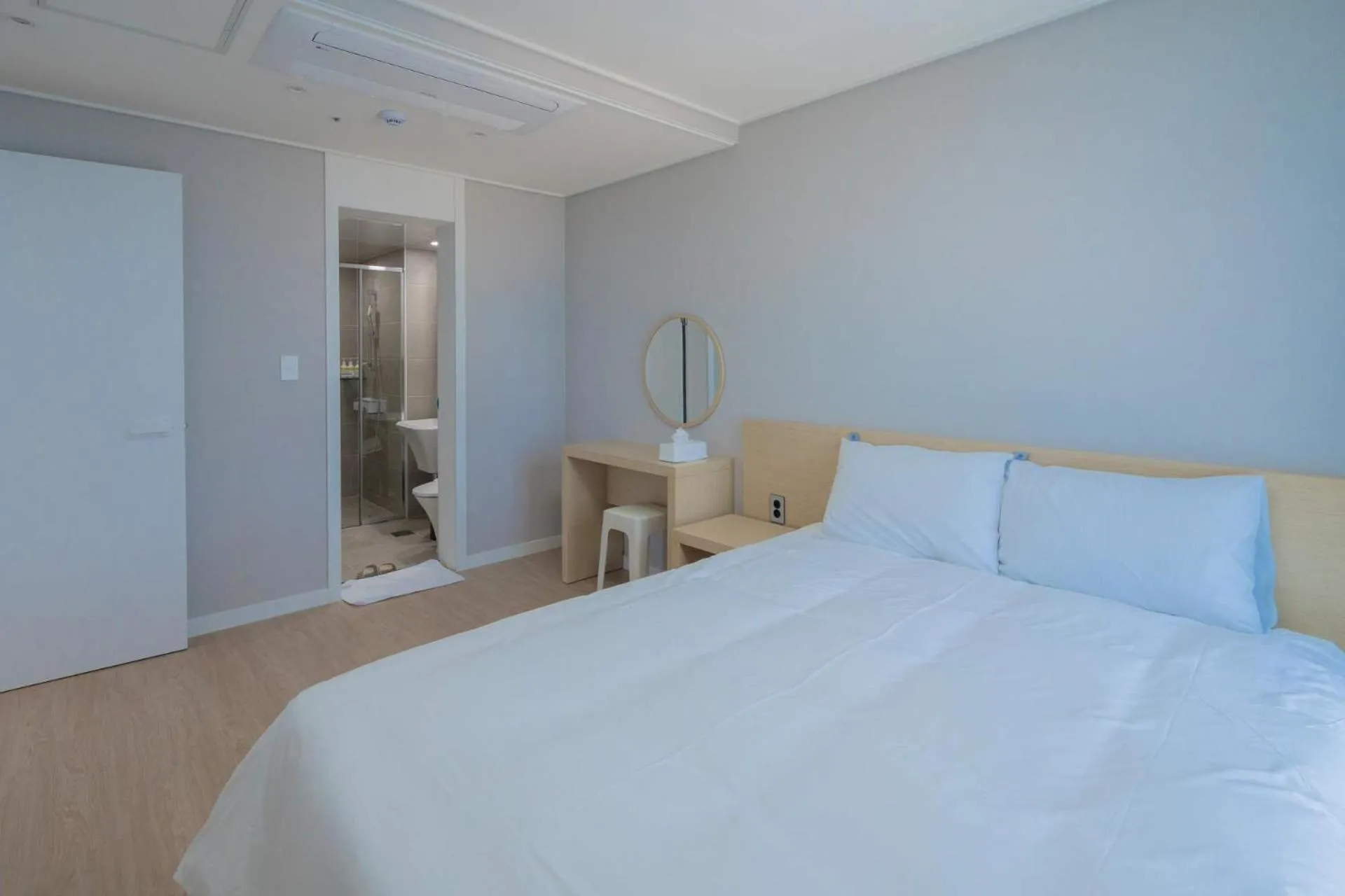 Bed in The Ocean by Owners hotel Yangyang