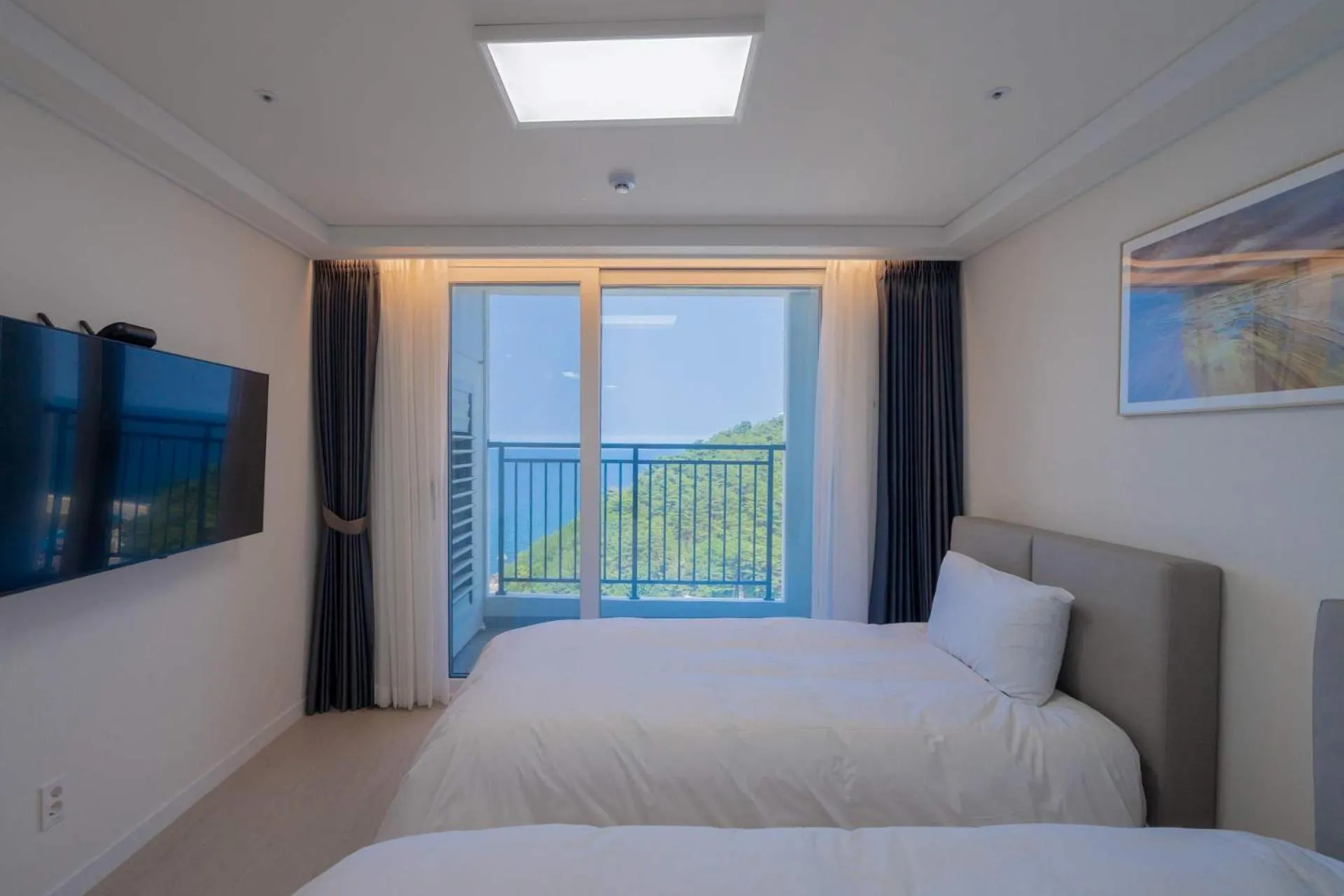 Bed in The Ocean by Owners hotel Yangyang