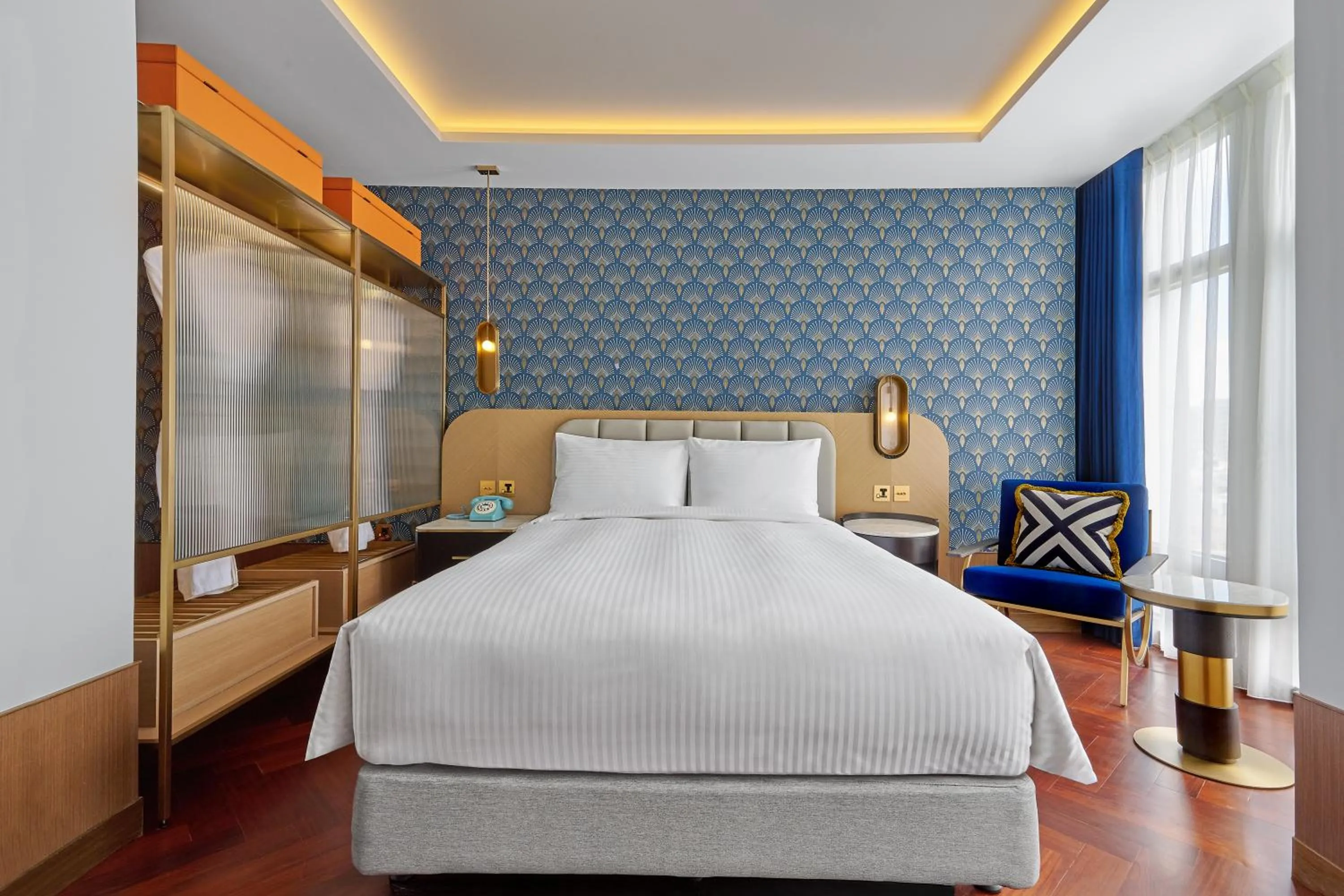 Bedroom, Bed in OKU Hotel