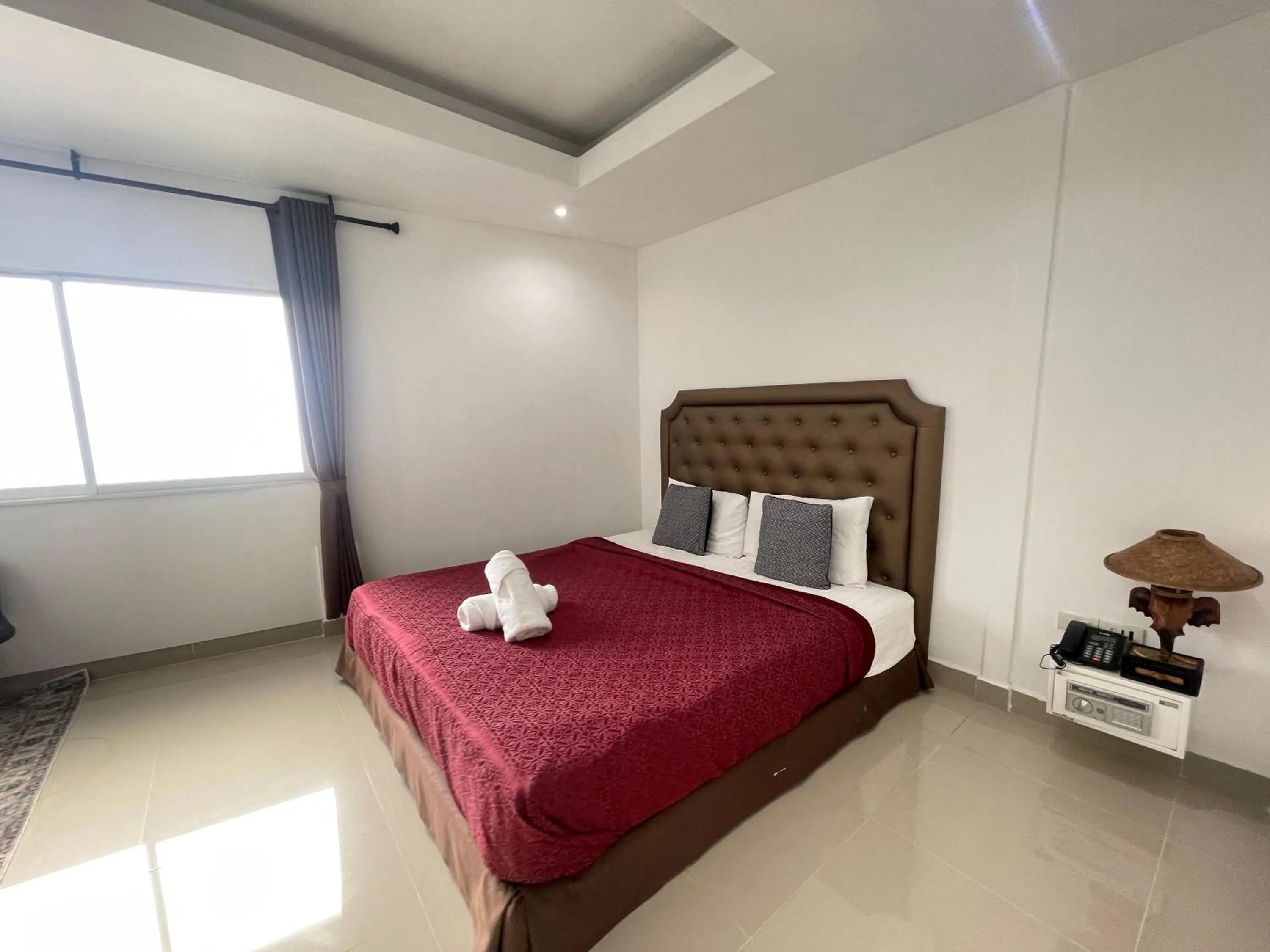 Photo of the whole room, Bed in W-9 Hotel