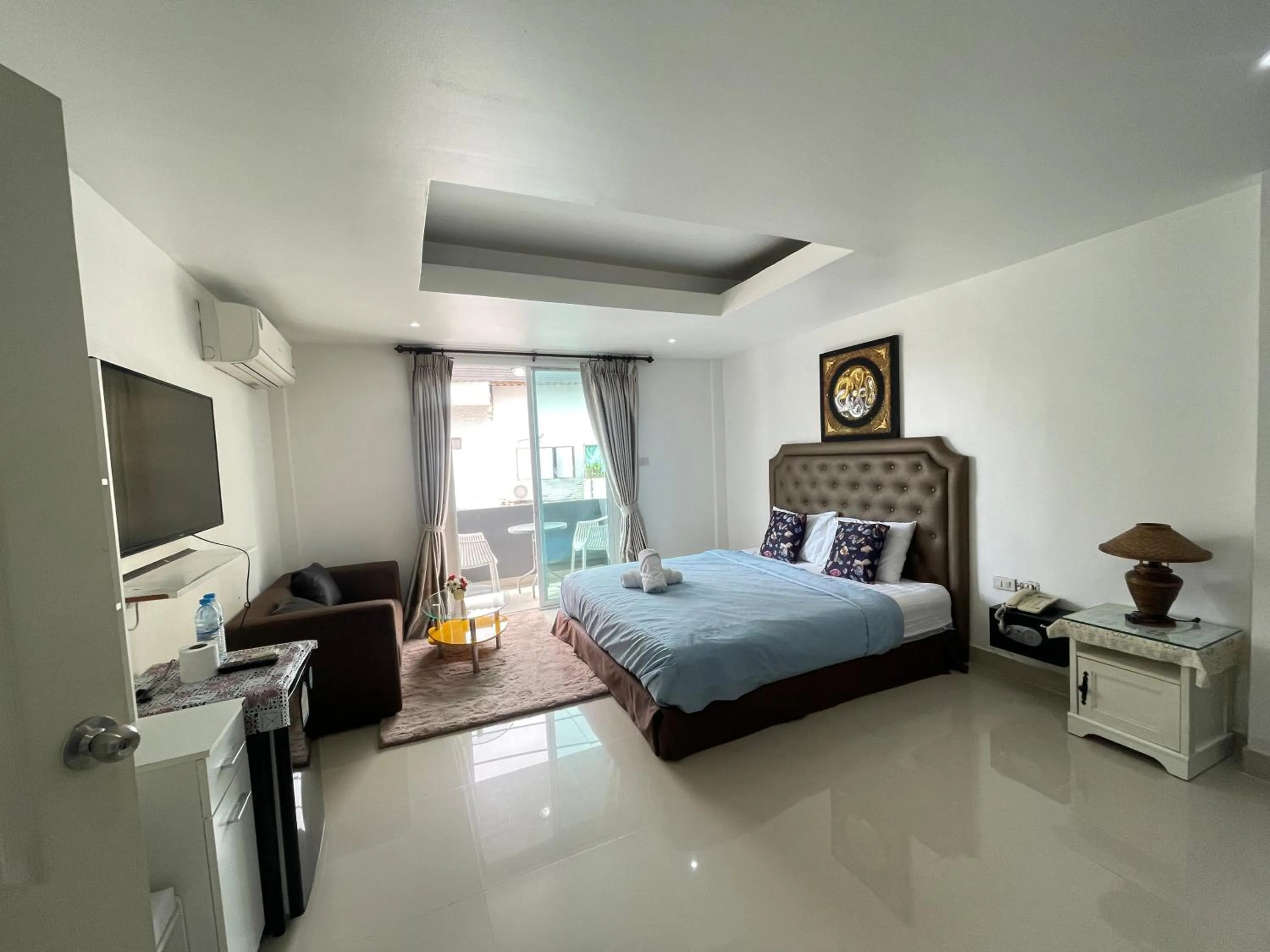 Photo of the whole room, Bed in W-9 Hotel