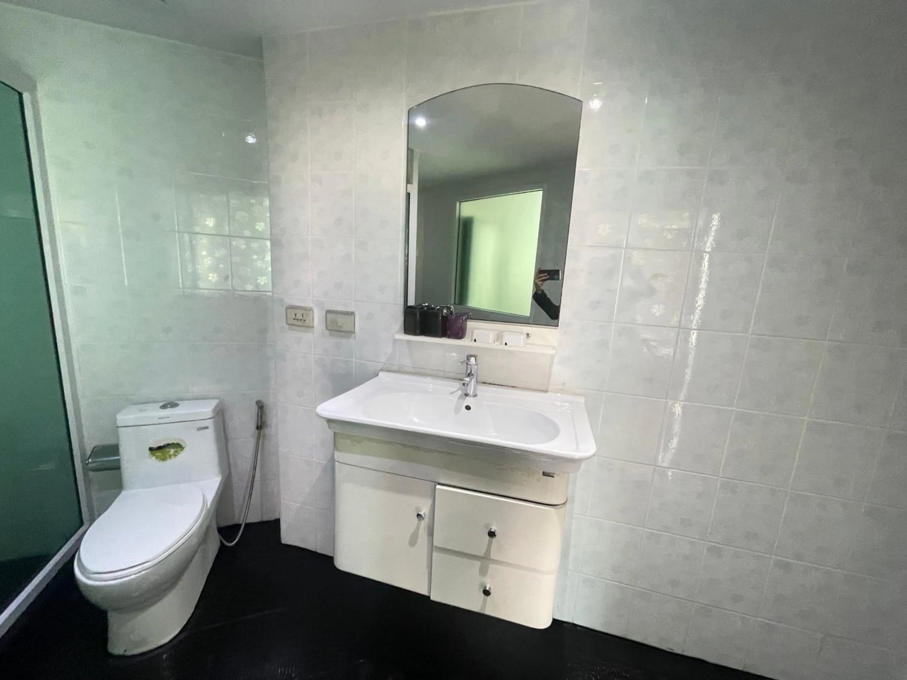 Bathroom in W-9 Hotel