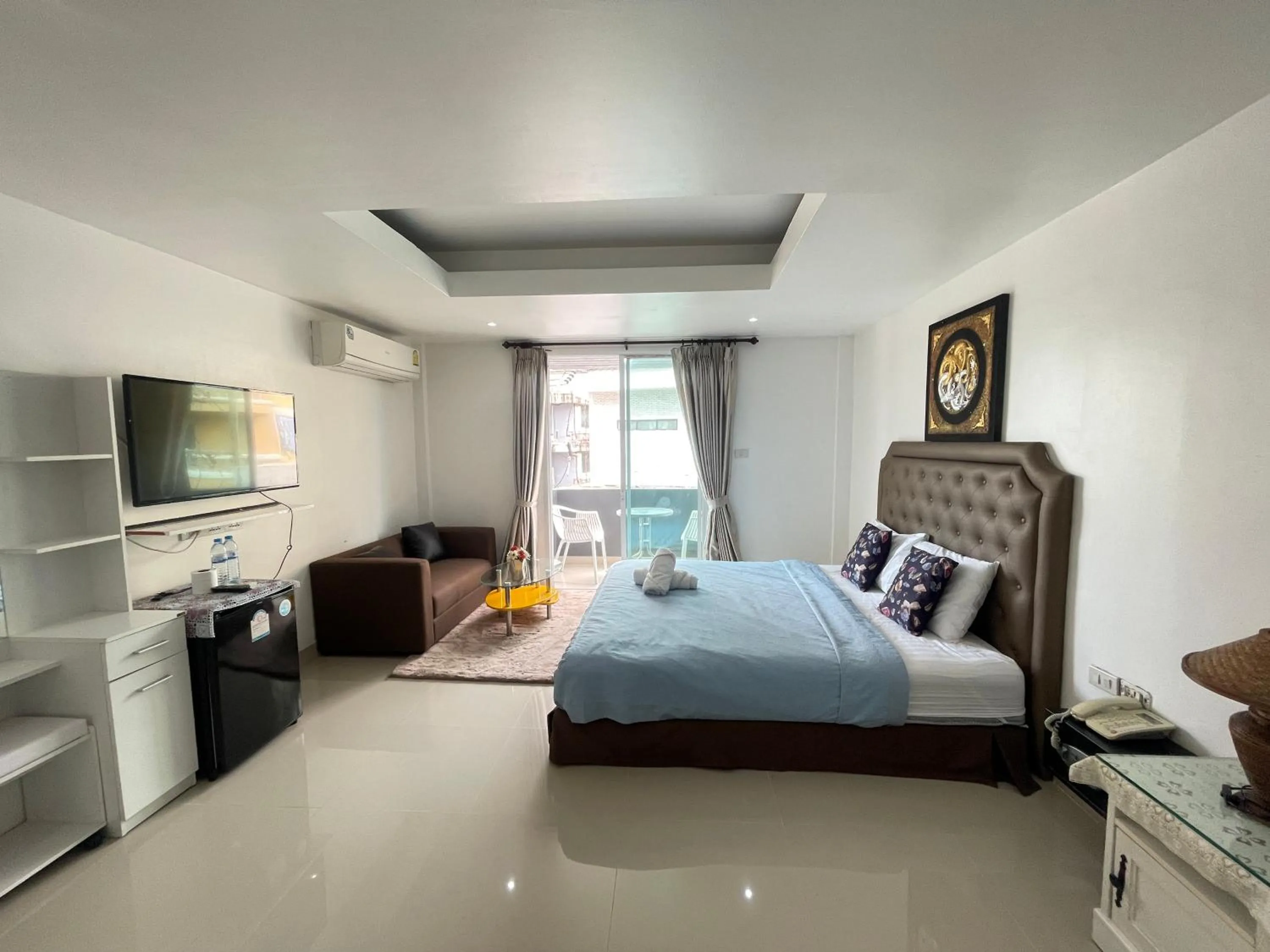 Photo of the whole room, Bed in W-9 Hotel