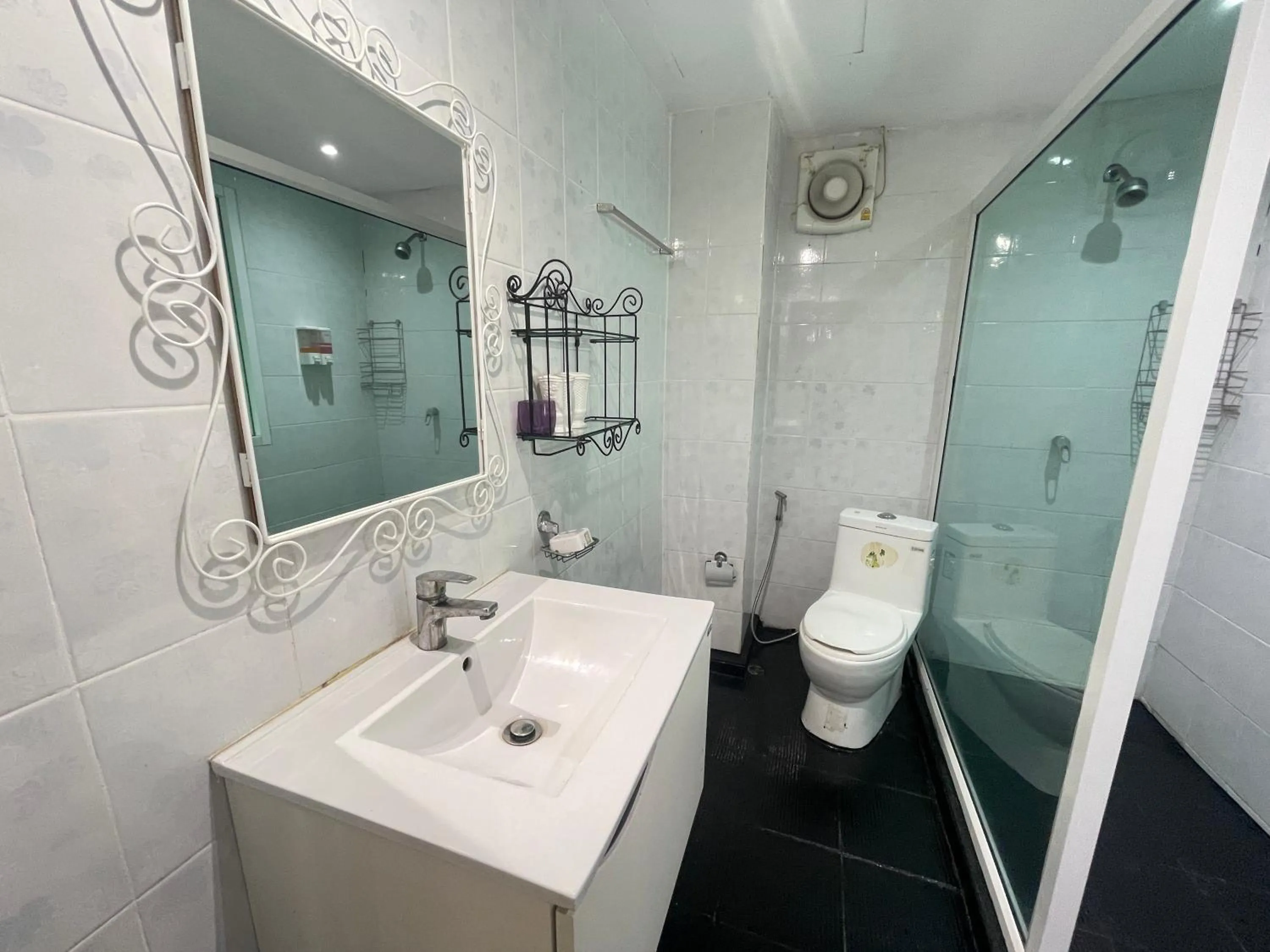 Bathroom in W-9 Hotel