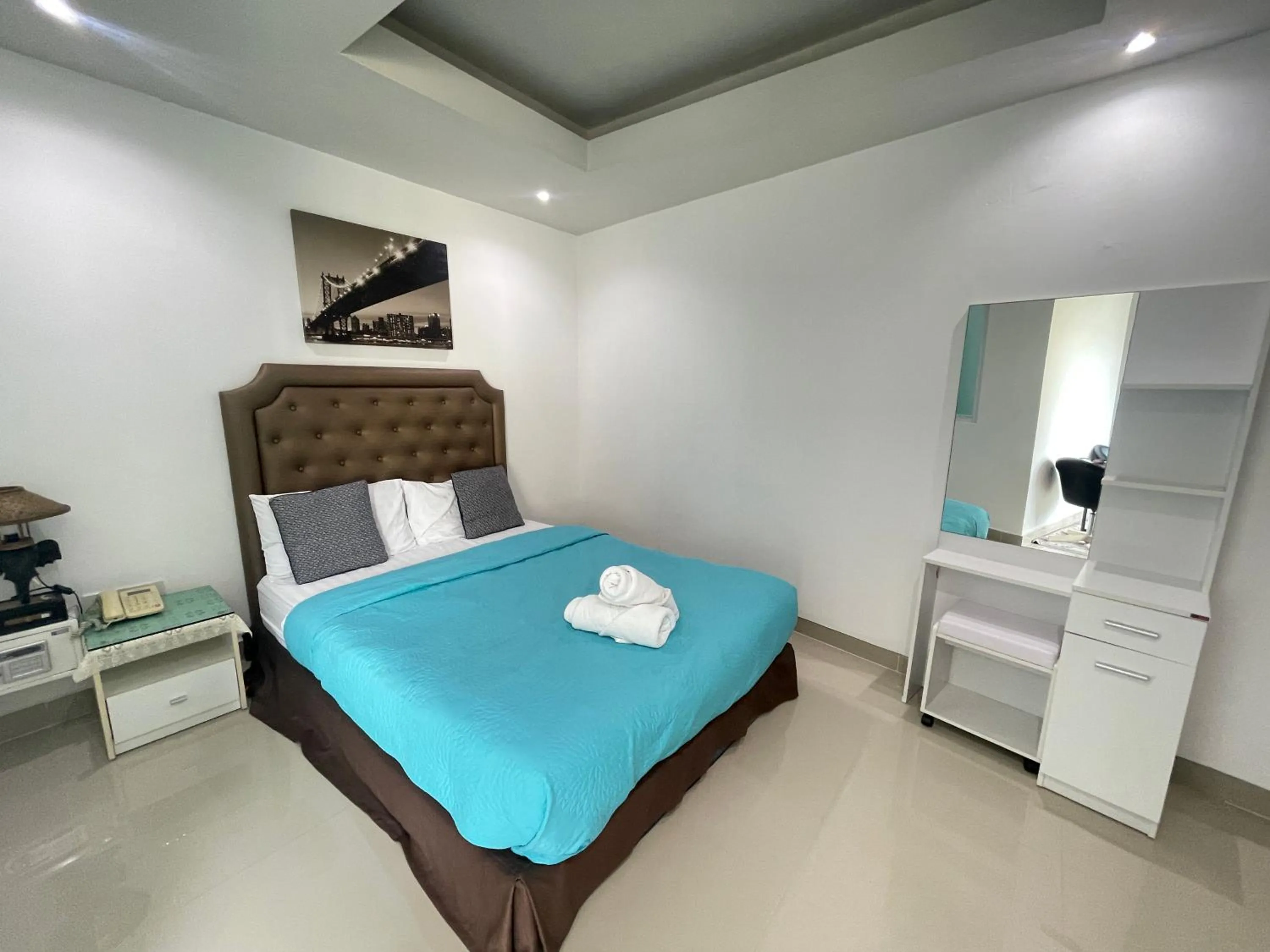 Photo of the whole room, Bed in W-9 Hotel