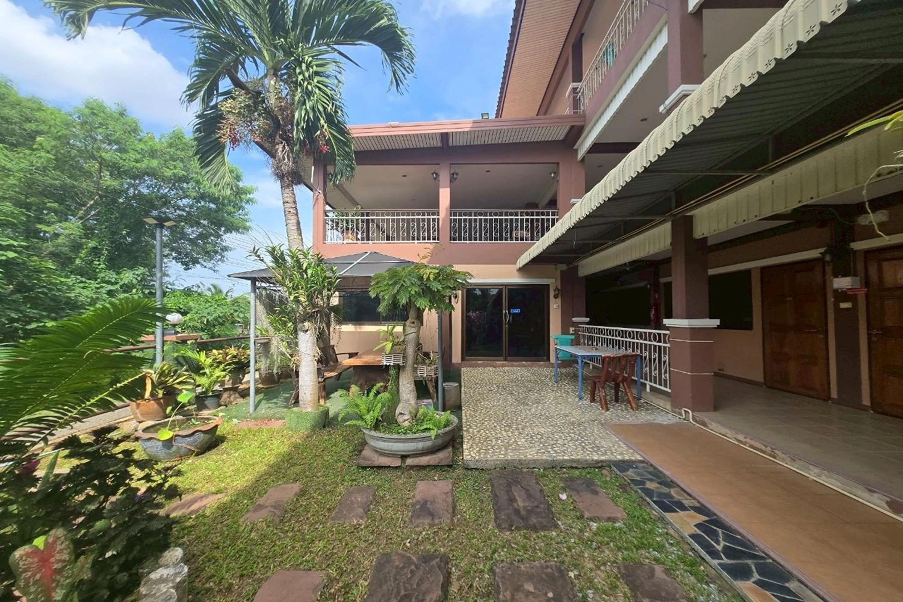 Property building in Phaiboon Hotel & Resort