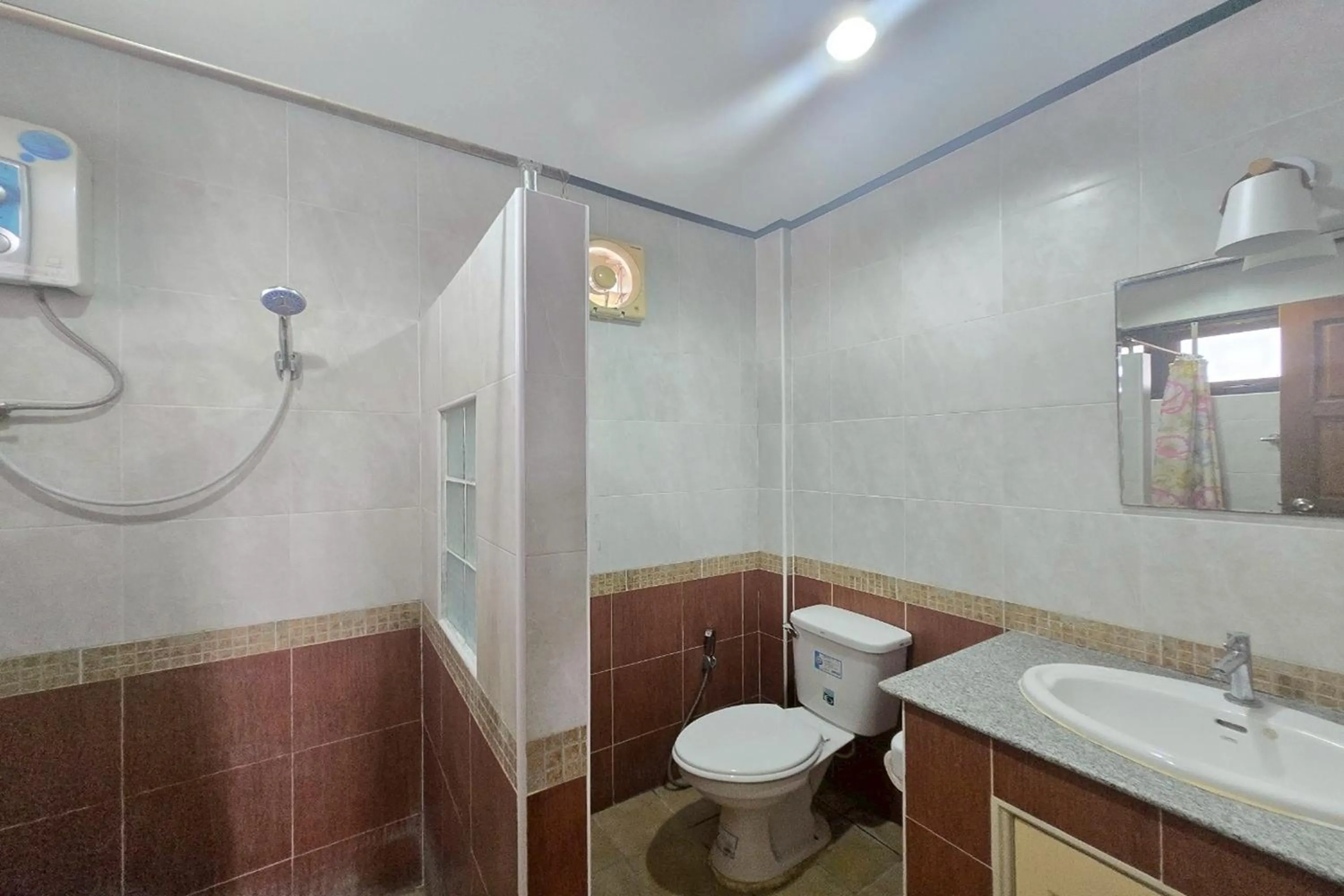 Bathroom in Phaiboon Hotel & Resort