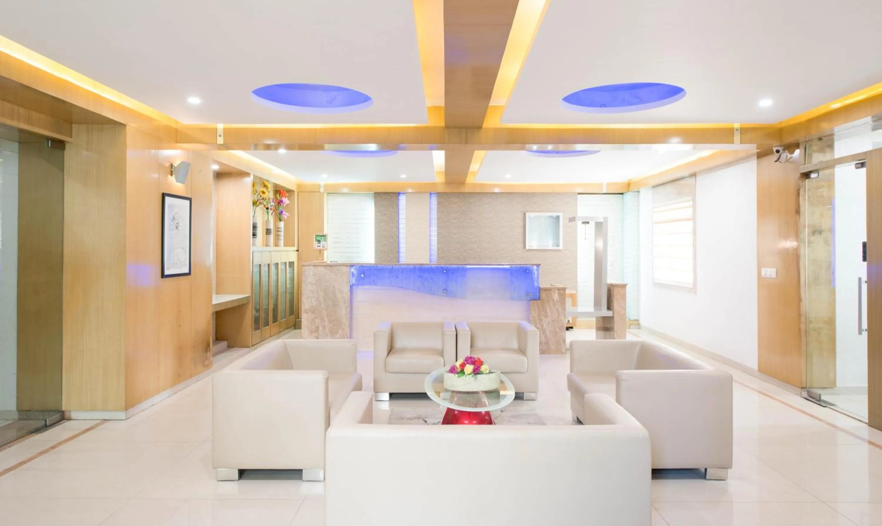 Lobby or reception in Treebo Paradise