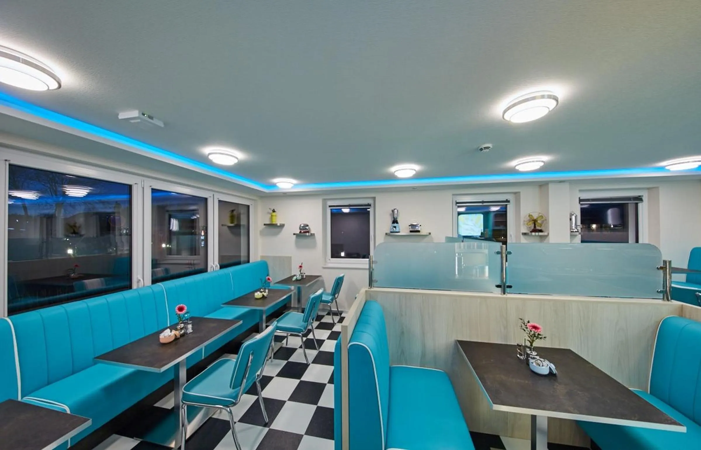 Restaurant/places to eat in Bernstein Hotel "50`s Seaside Motel"