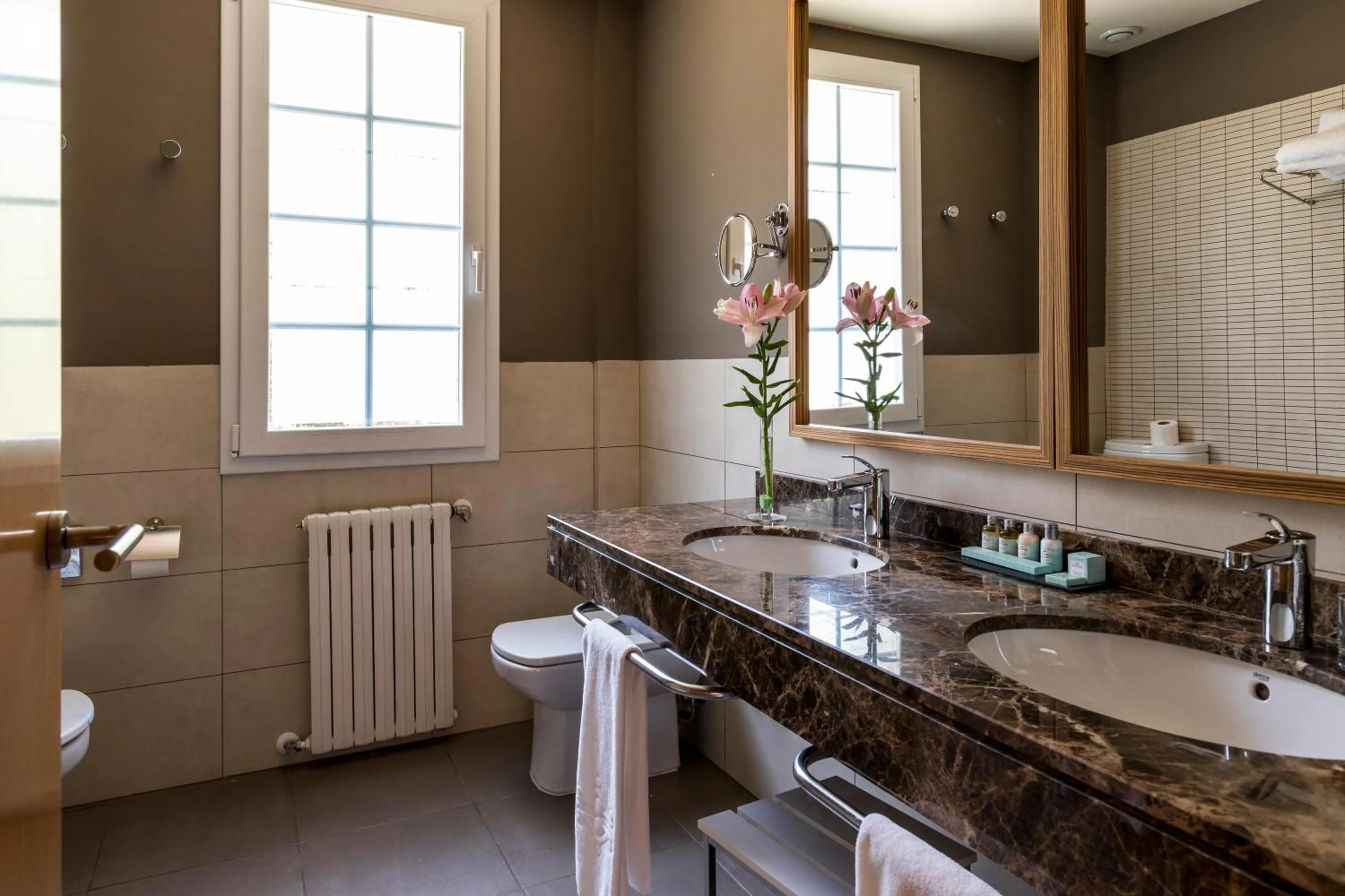 Bathroom in Parador de Vic-Sau