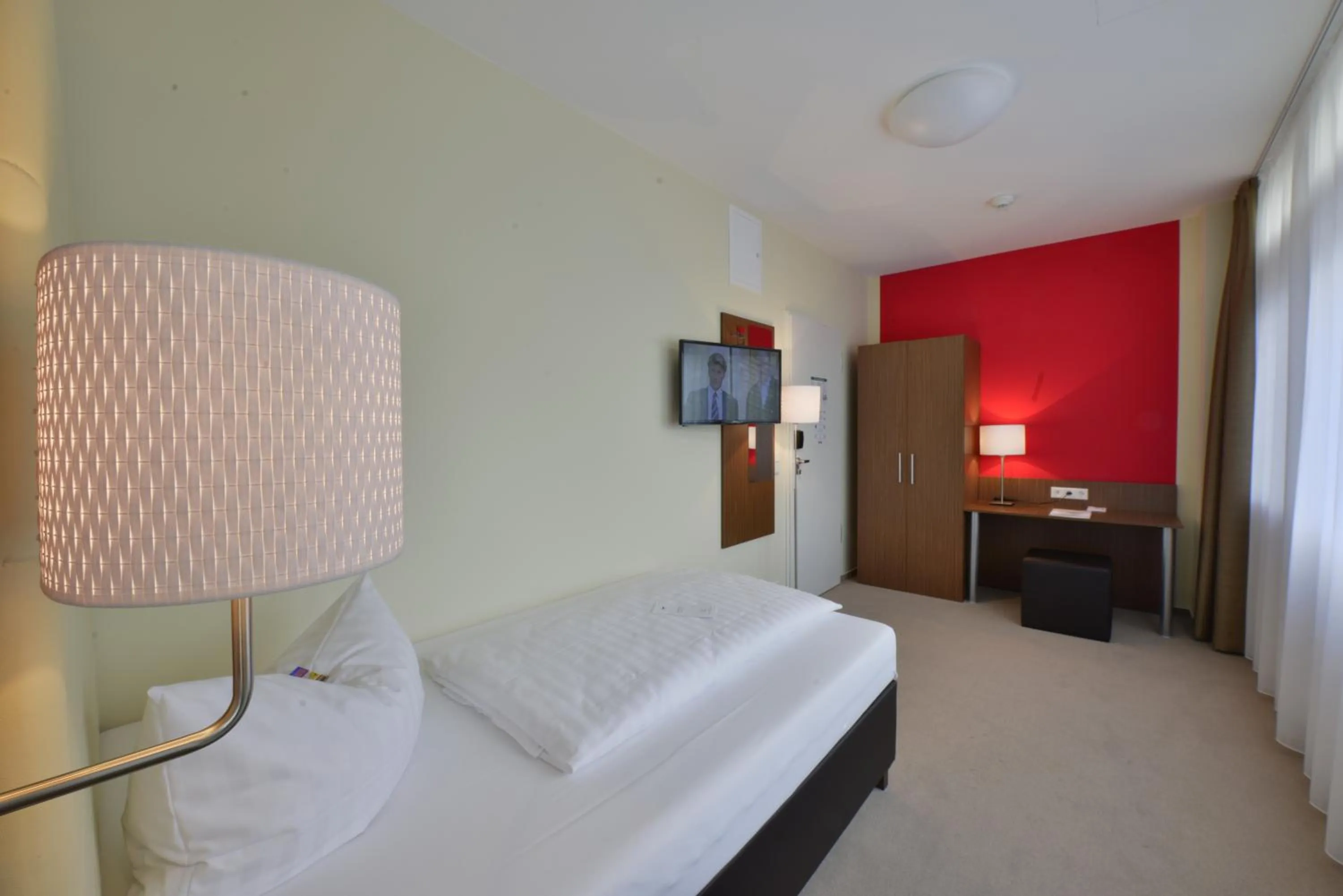 Photo of the whole room, Bed in INVITE Hotel Fulda City Hauptbahnhof