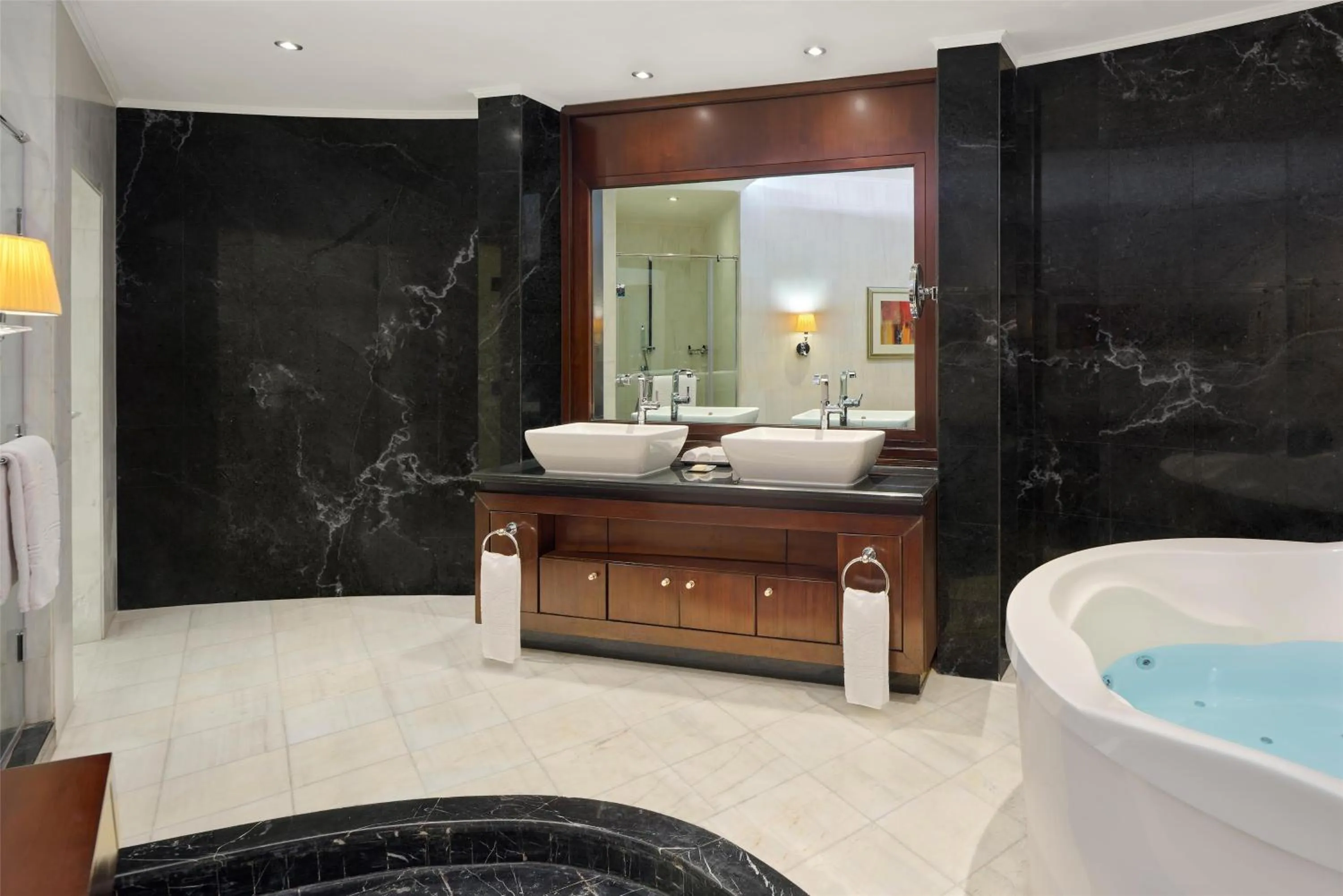 Hot Tub in Royal Maxim Palace Kempinski Cairo