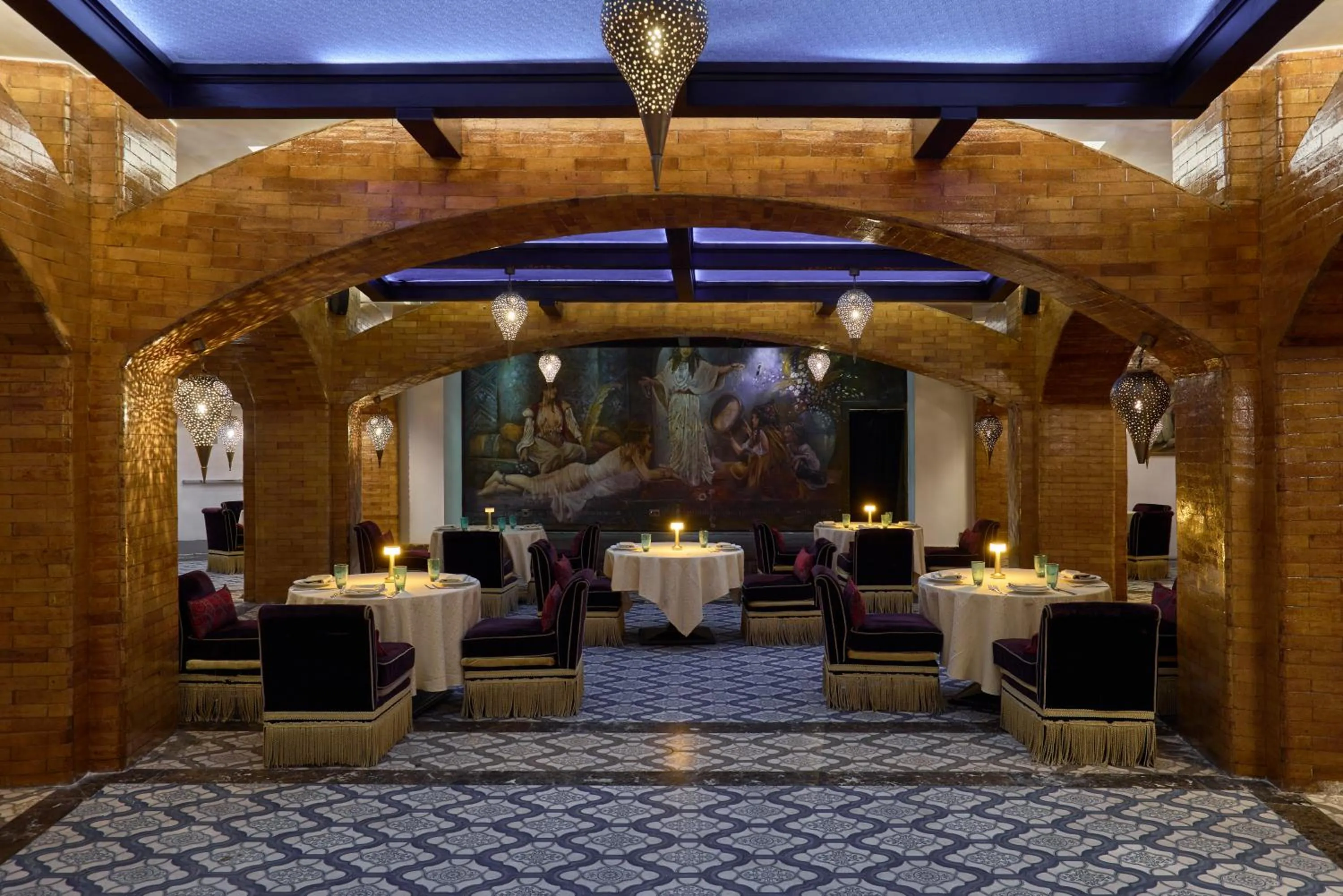 Restaurant/places to eat in Royal Maxim Palace Kempinski Cairo