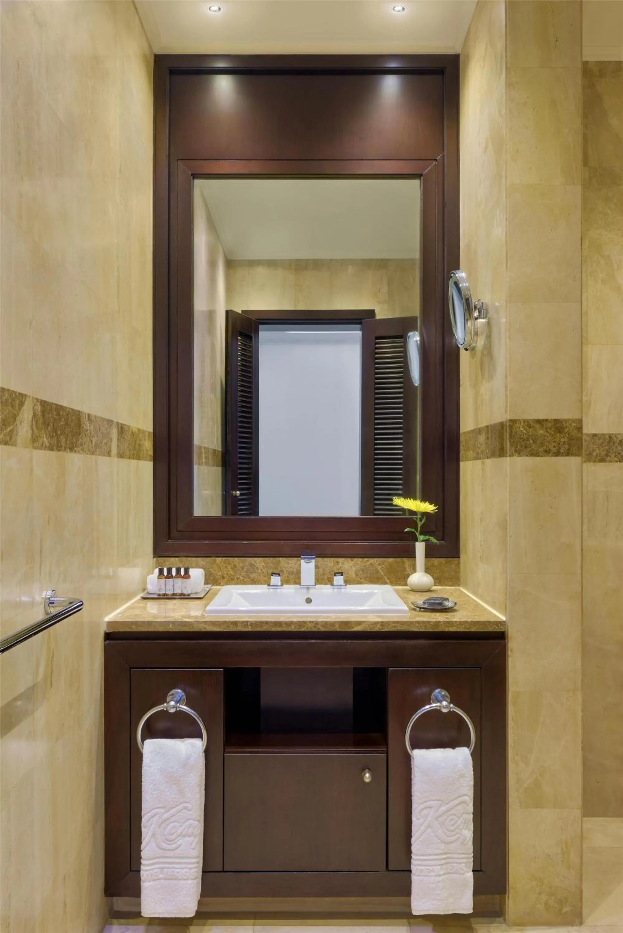 Bathroom in Royal Maxim Palace Kempinski Cairo