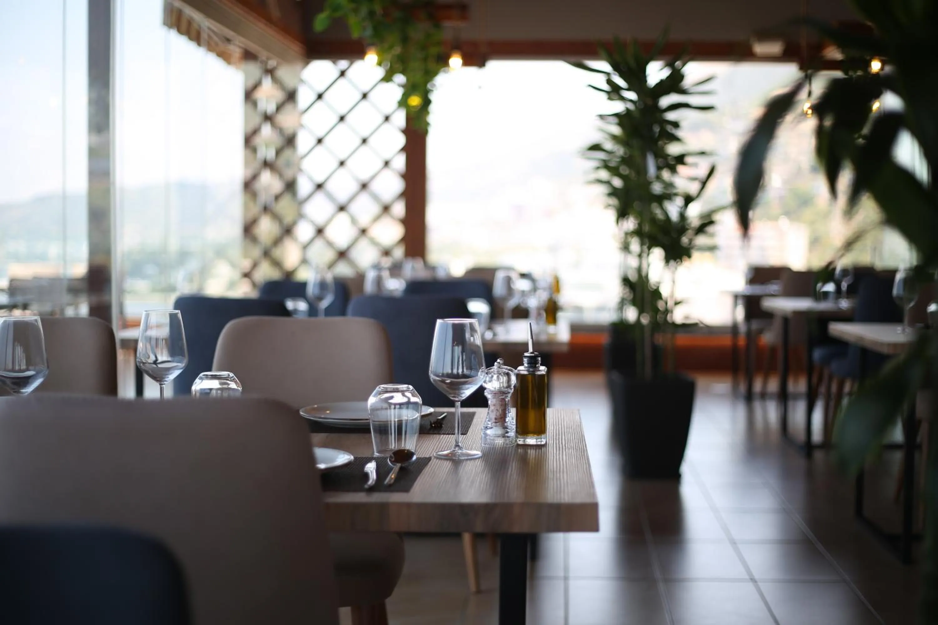 Restaurant/places to eat in Aliko Hotel