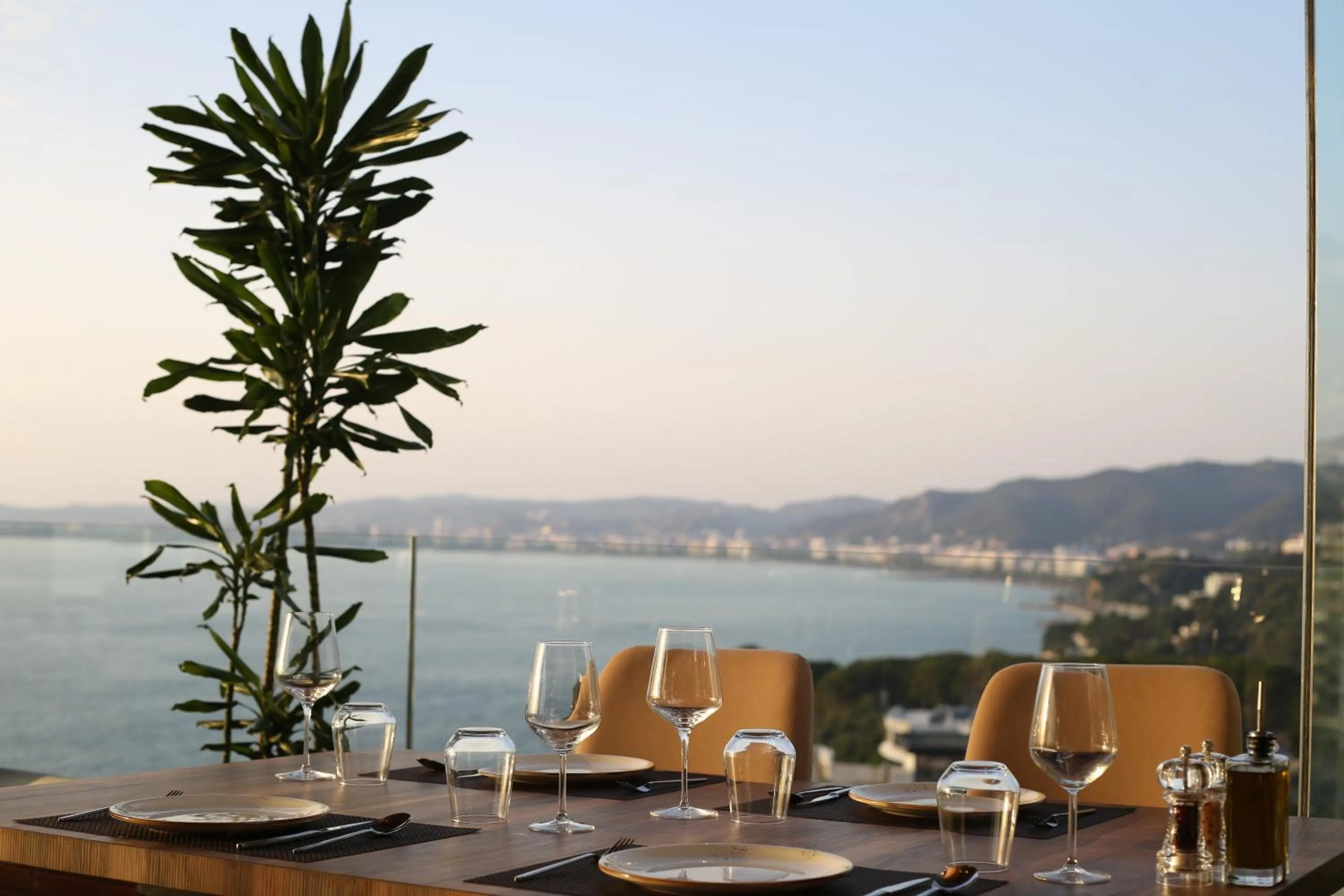 Food and drinks in Aliko Hotel