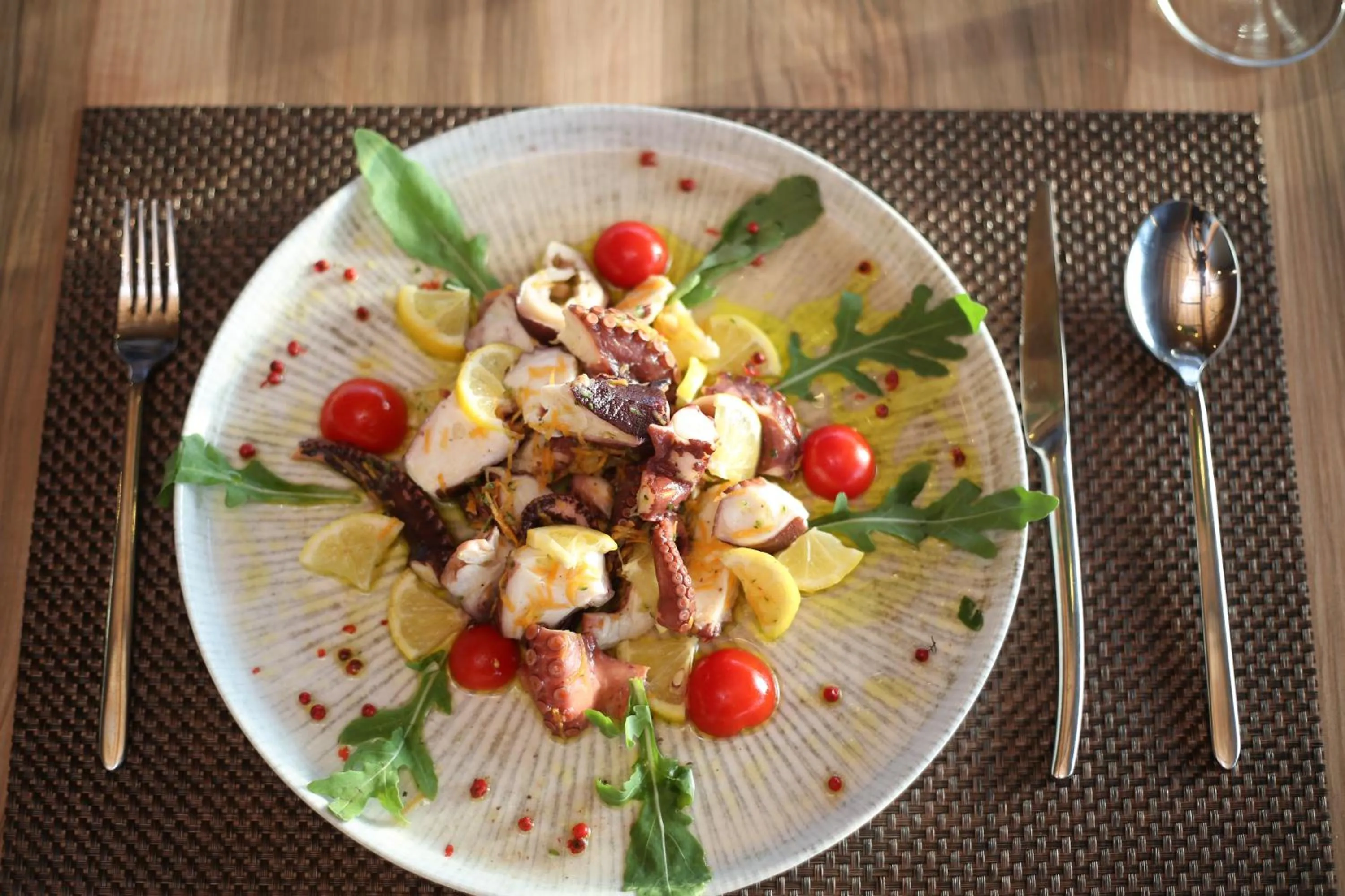 Food and drinks in Aliko Hotel