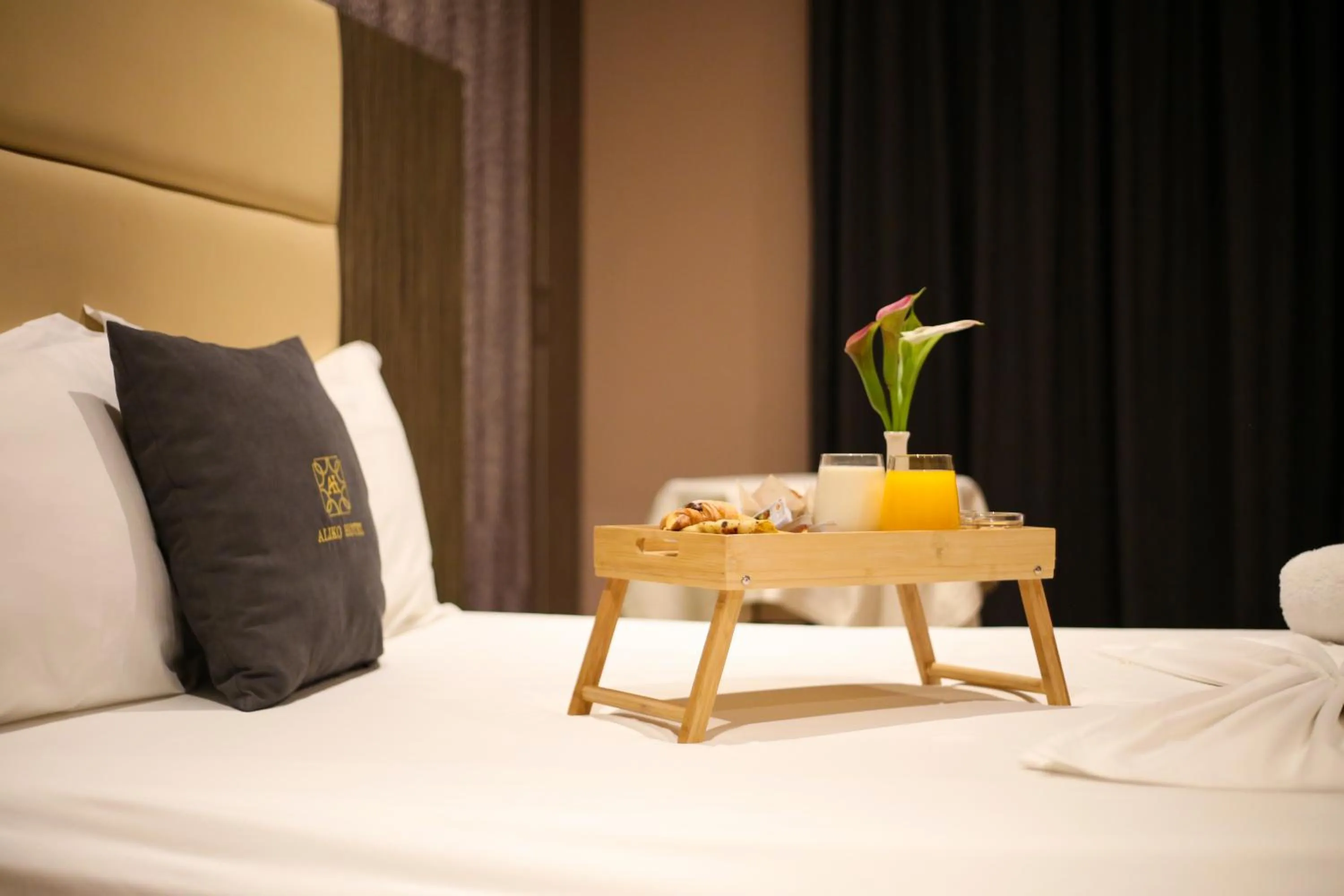 Coffee/tea facilities in Aliko Hotel