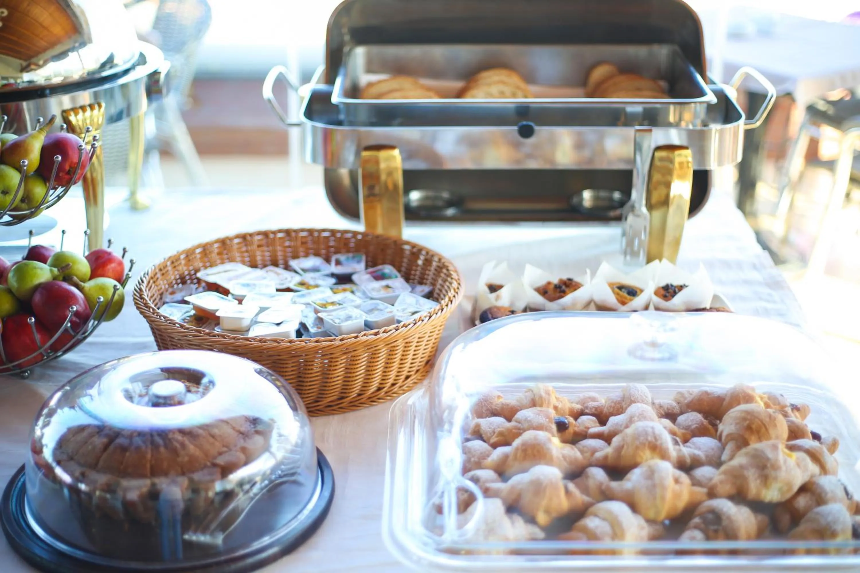 Food and drinks in Aliko Hotel