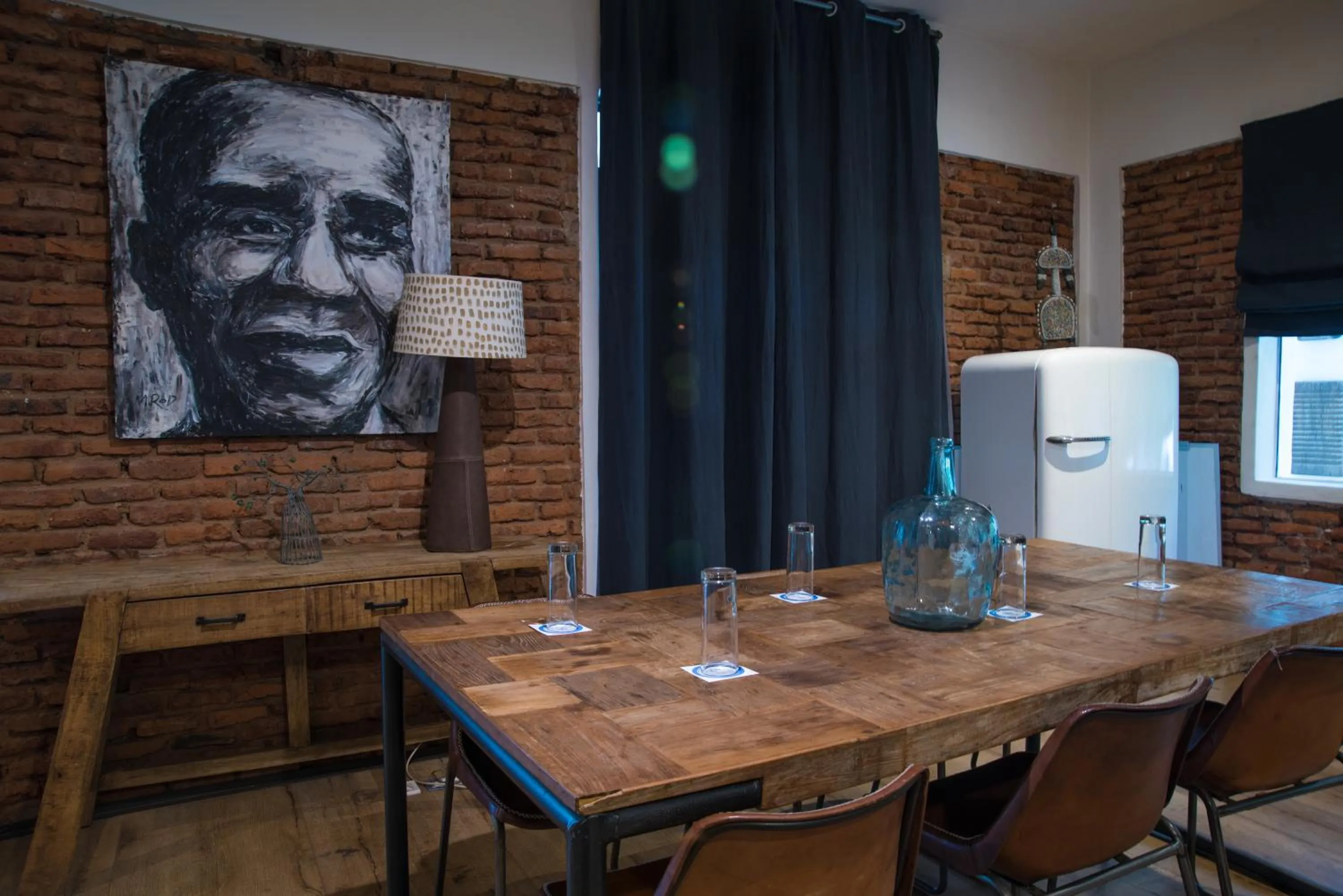 Restaurant/places to eat in Latitude 13 Degrees