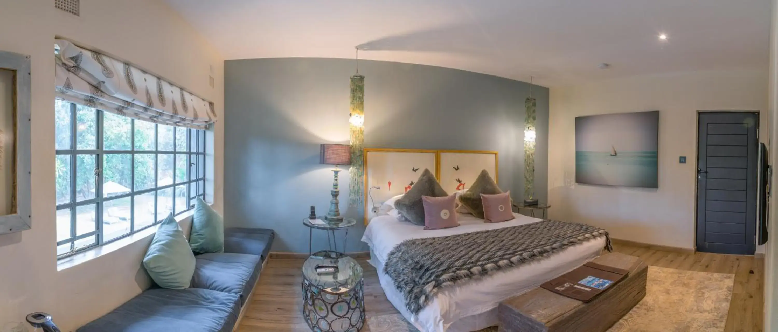 Standard Queen Room in Latitude 13 Degrees Standard Queen Room in Latitude 13 Degrees